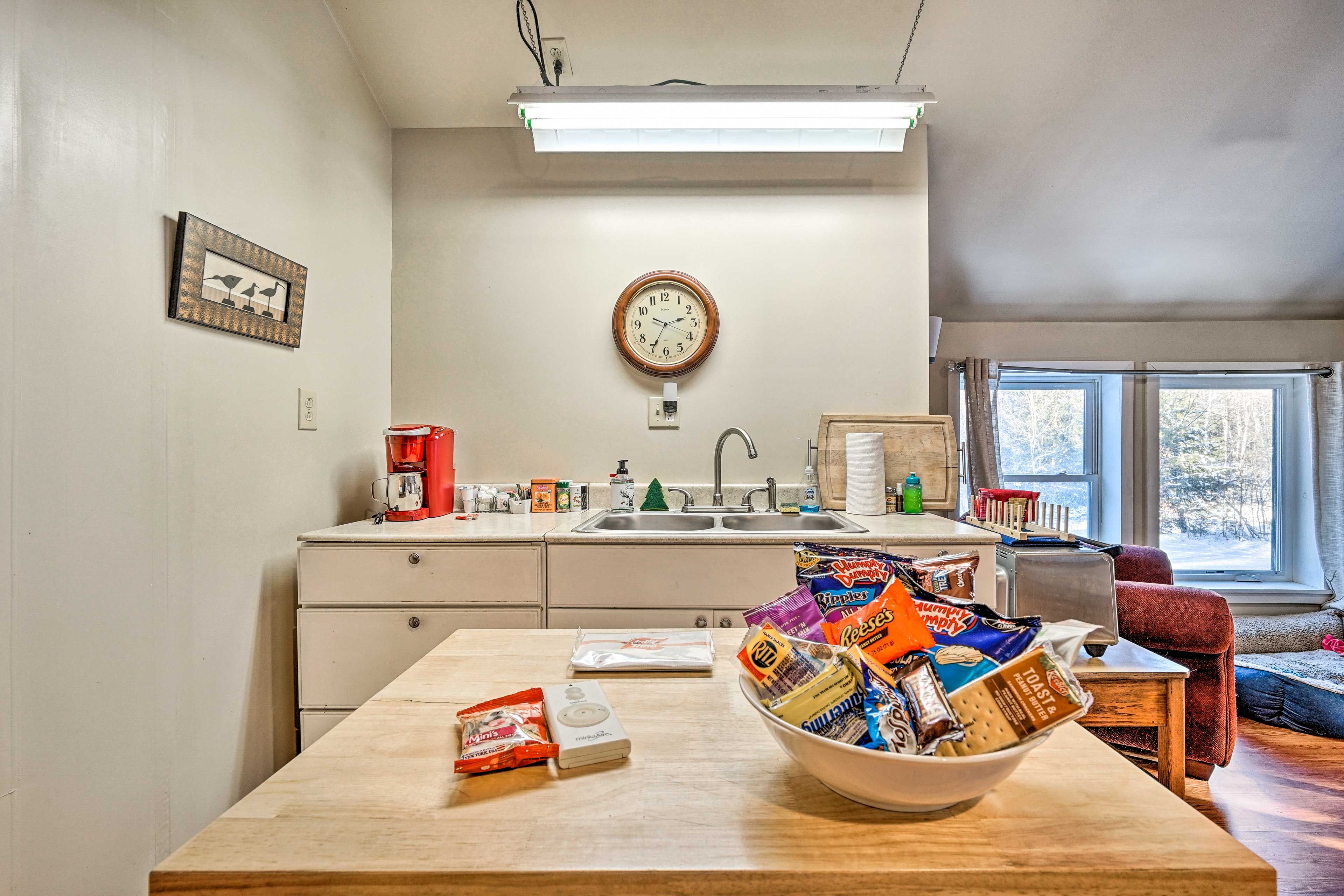 Well-Equipped Kitchenette