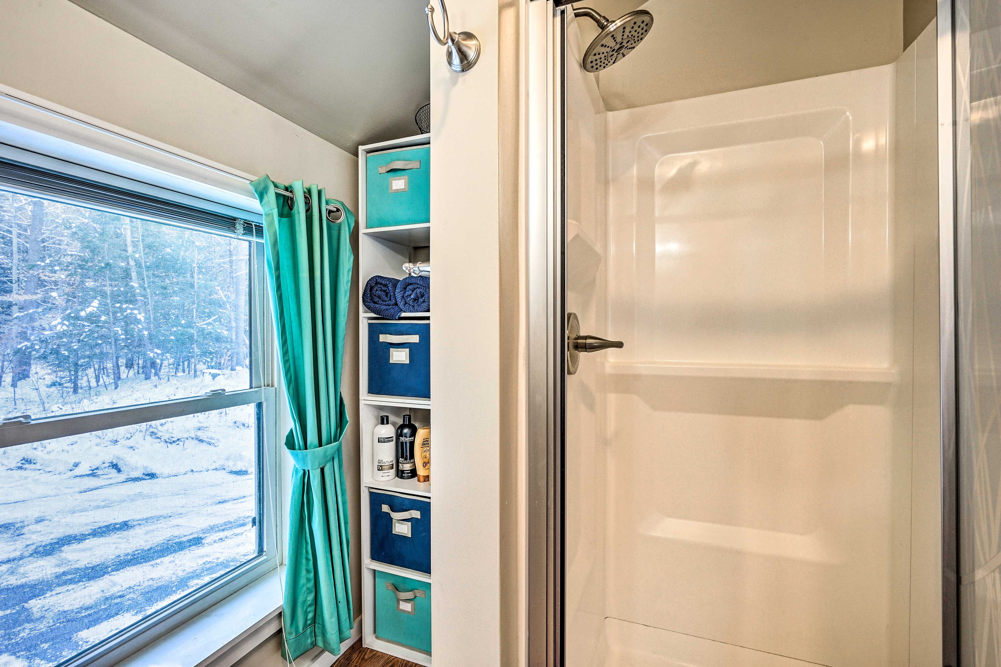 Full Bathroom | Walk-In Shower