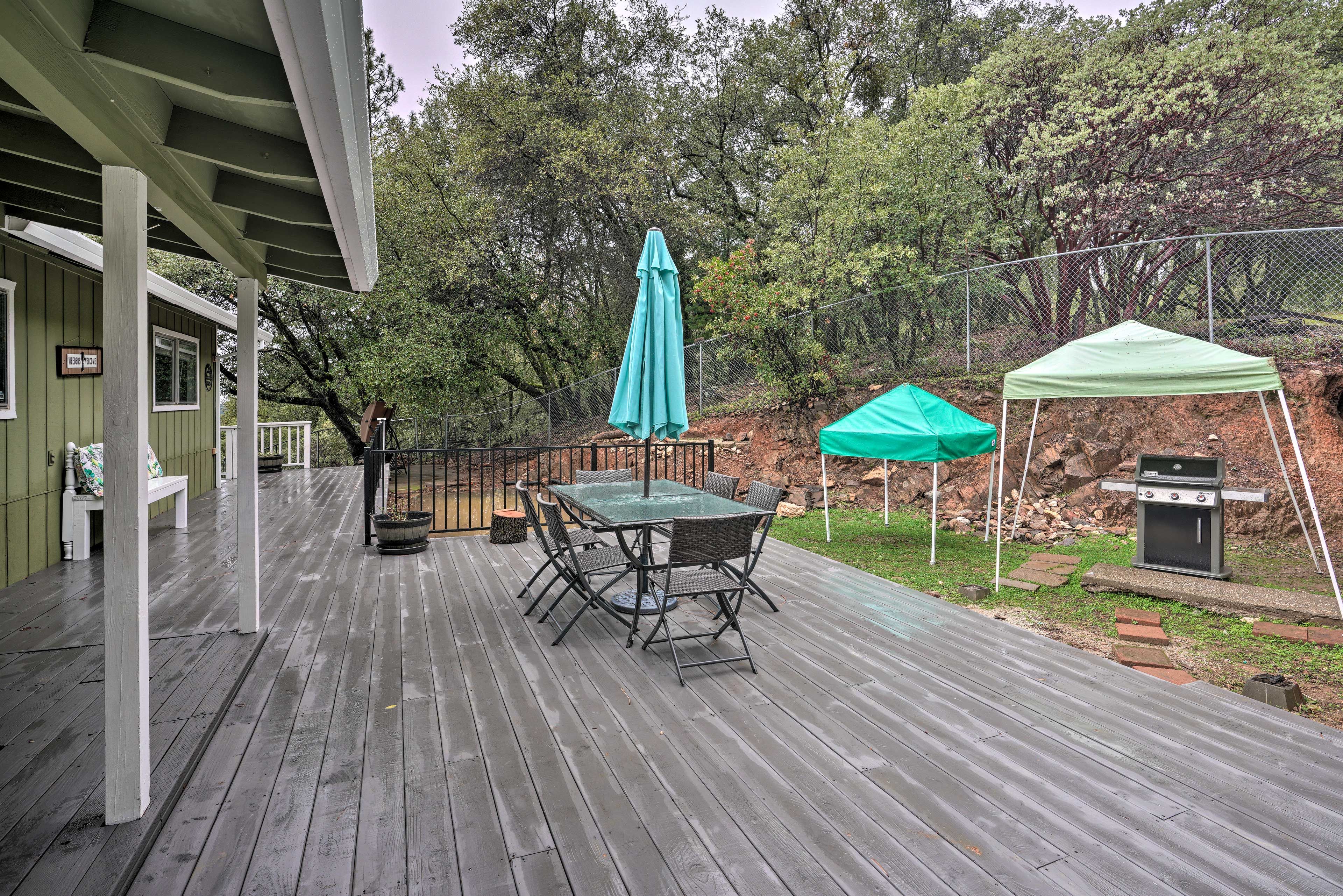 Wraparound Deck | Gas Grill