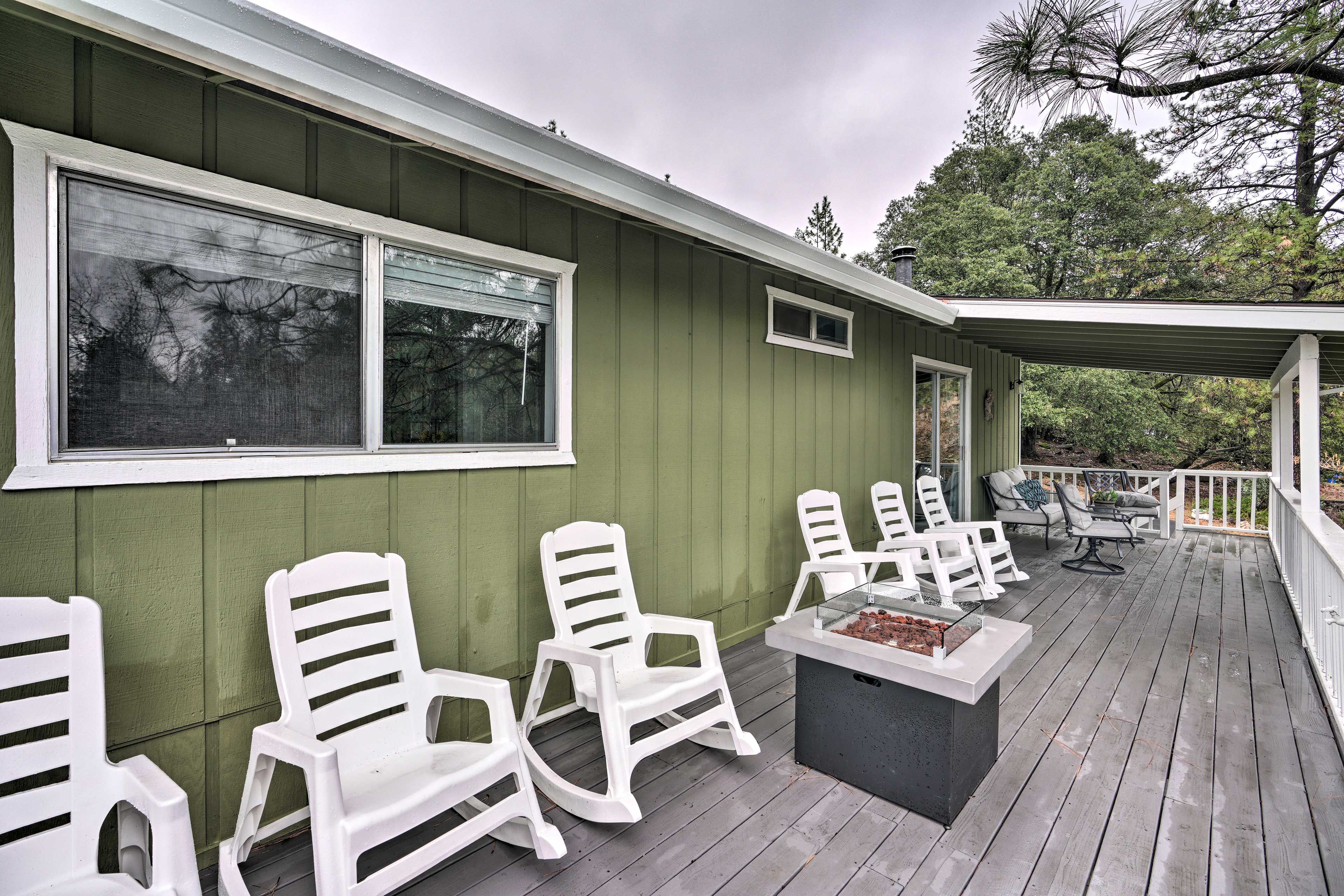 Wraparound Deck | Gas Fire Pit