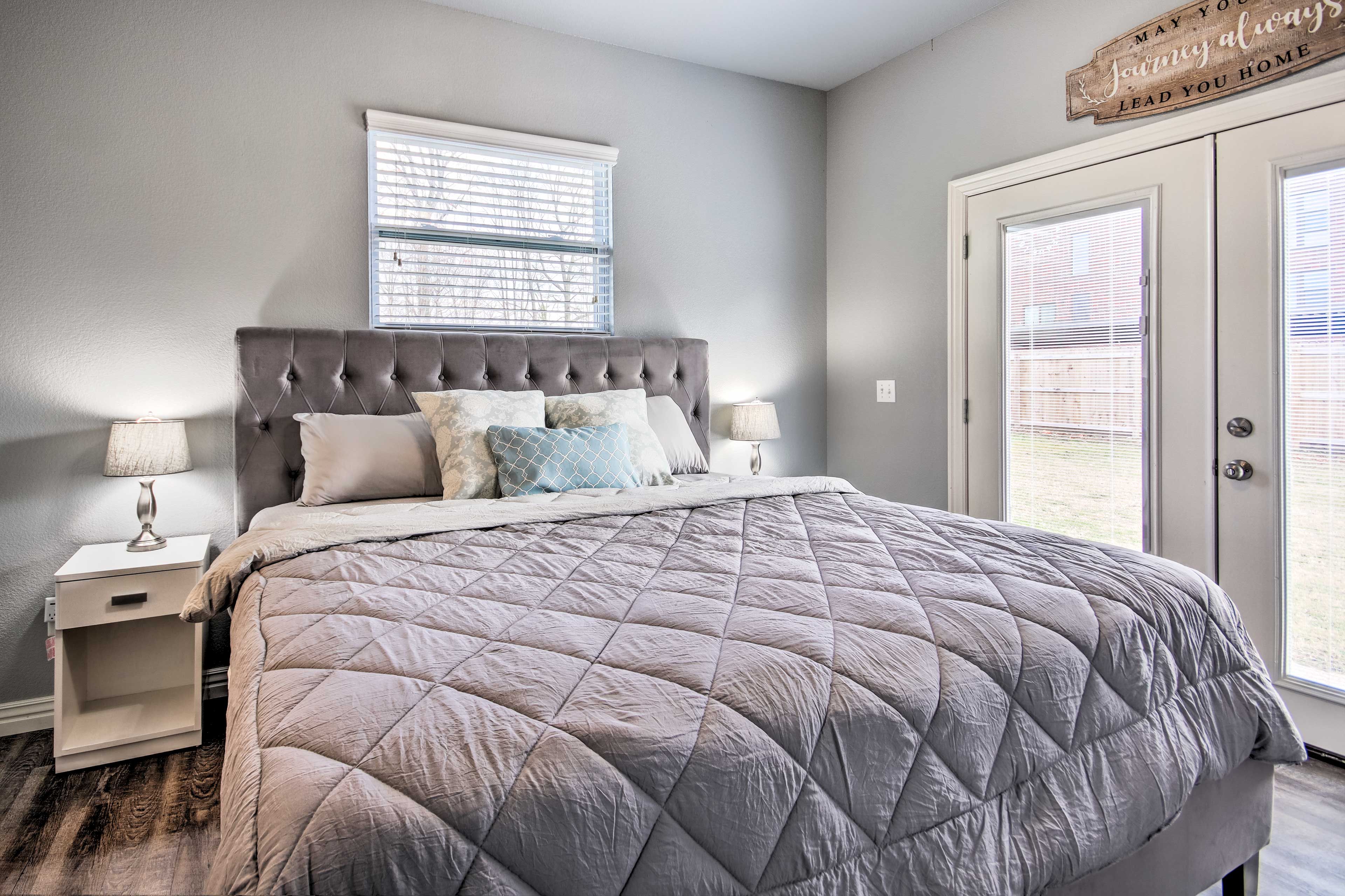 Bedroom 1 | King Bed | En-Suite | Main Floor | No Additional Stairs to Access