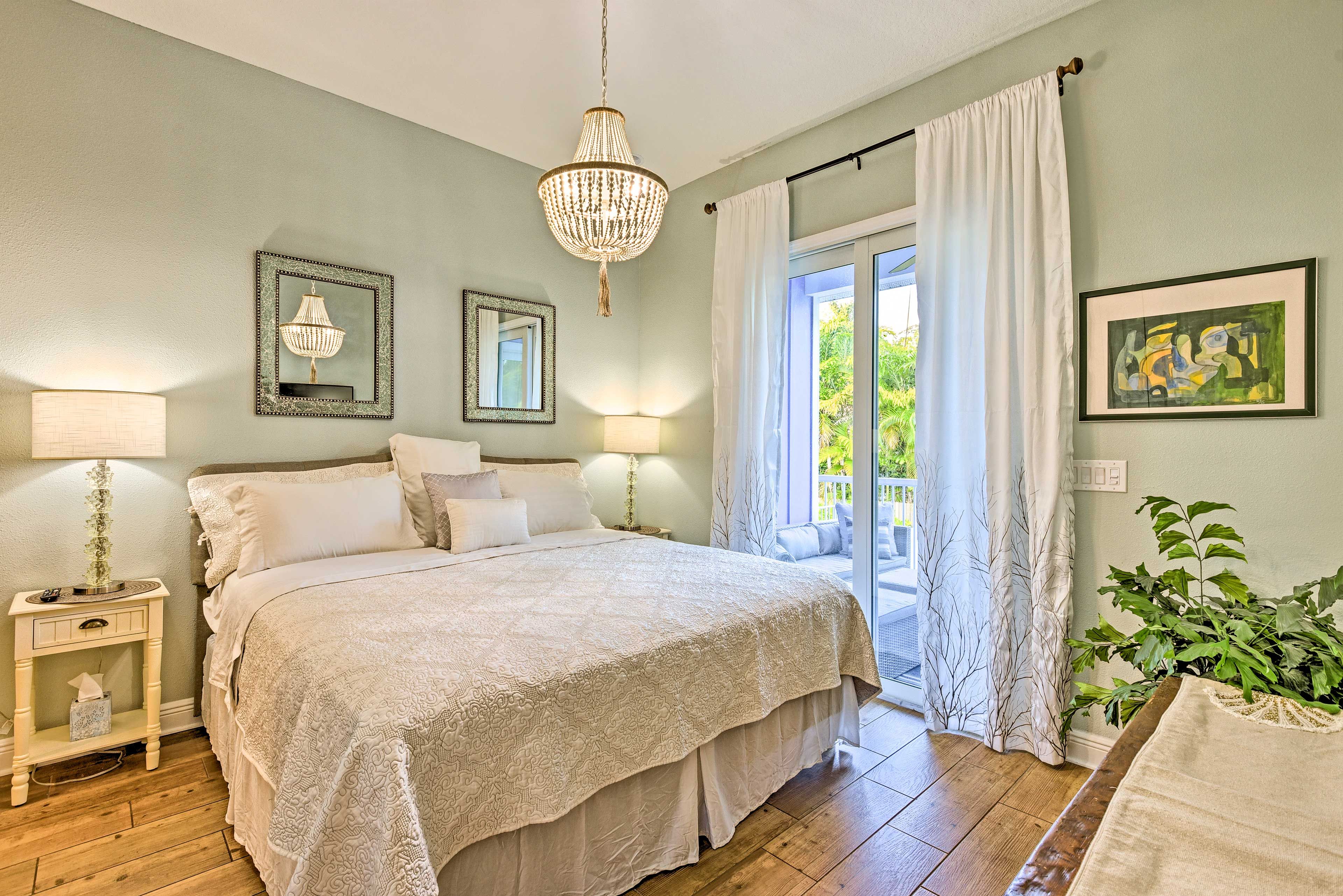 Bedroom 1 | King Bed