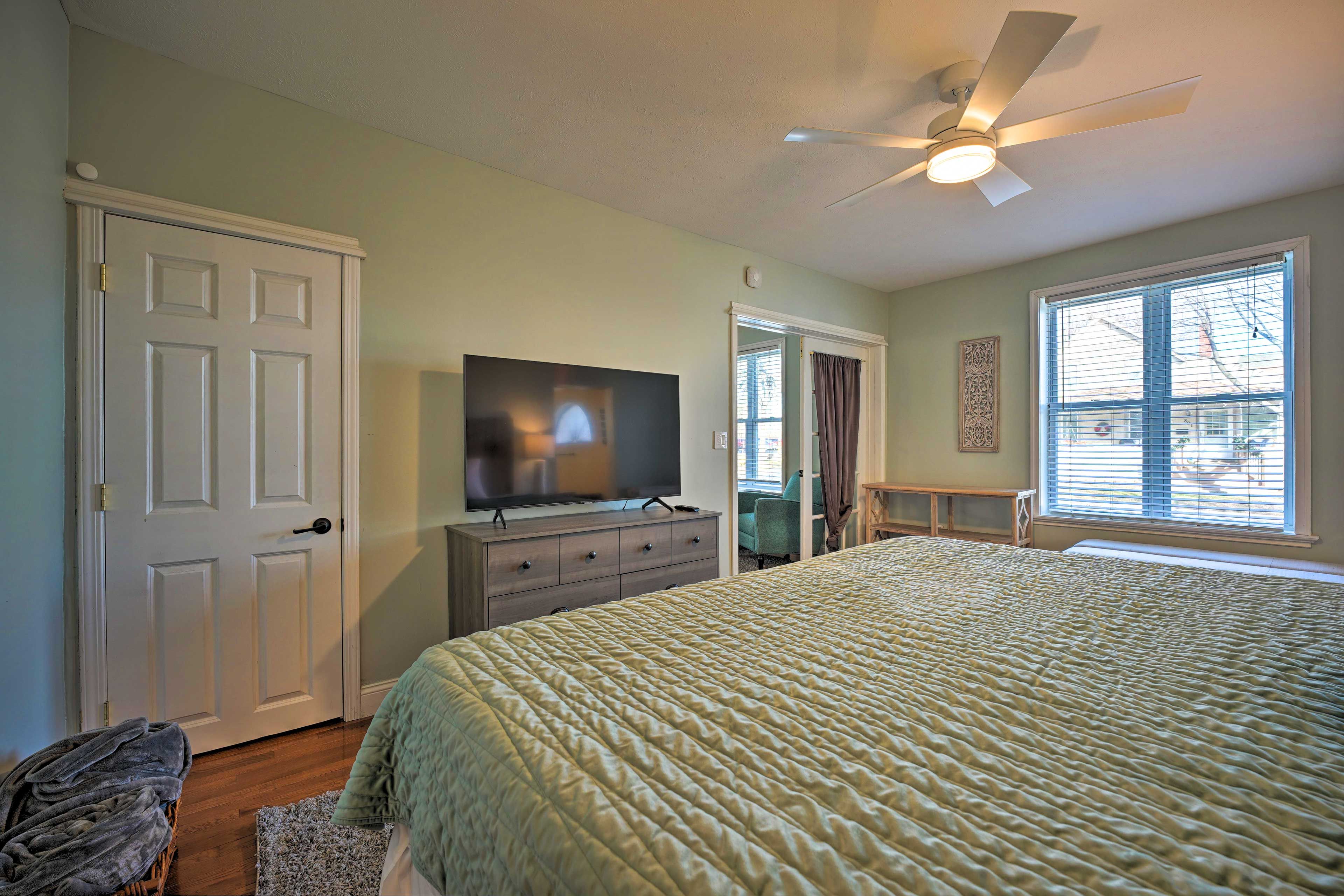 Bedroom 1 | Linens Provided | En-Suite Bathroom
