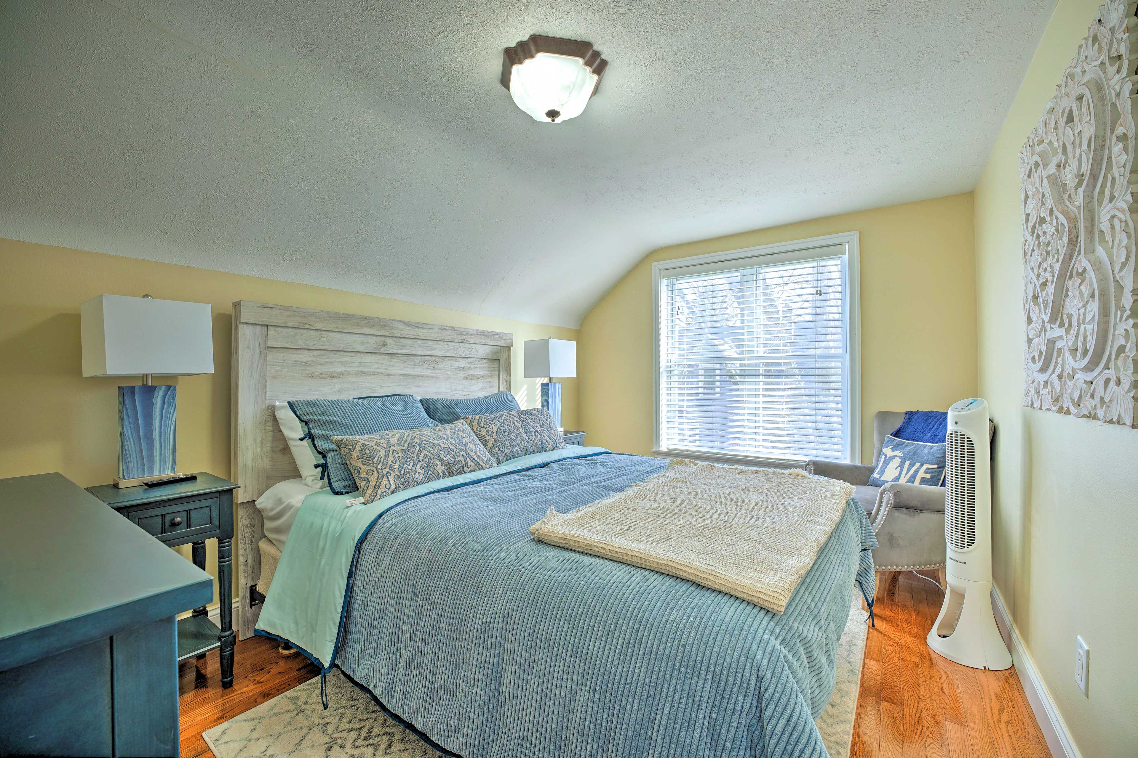 Bedroom 4 | Queen Bed | 2nd Floor