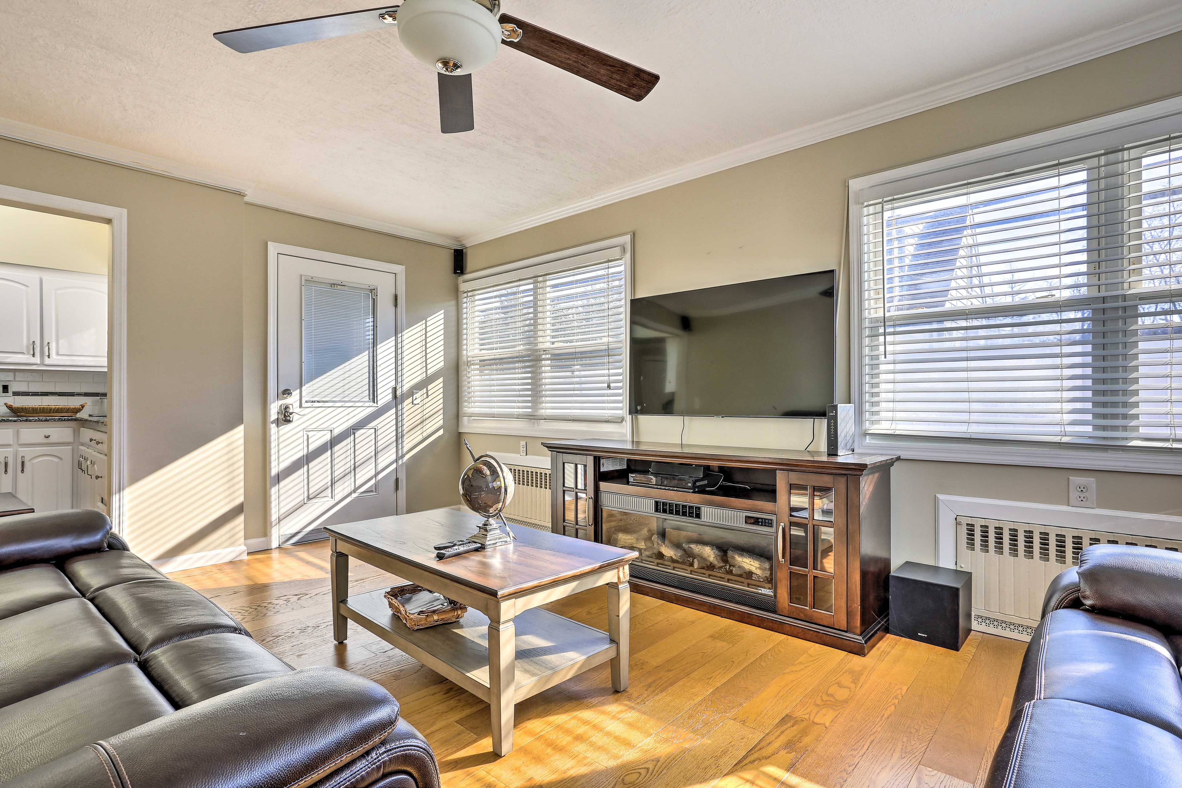 East Meadow Vacation Rental | 4BR | 2BA | 2,166 Sq Ft | 2 Steps For Access