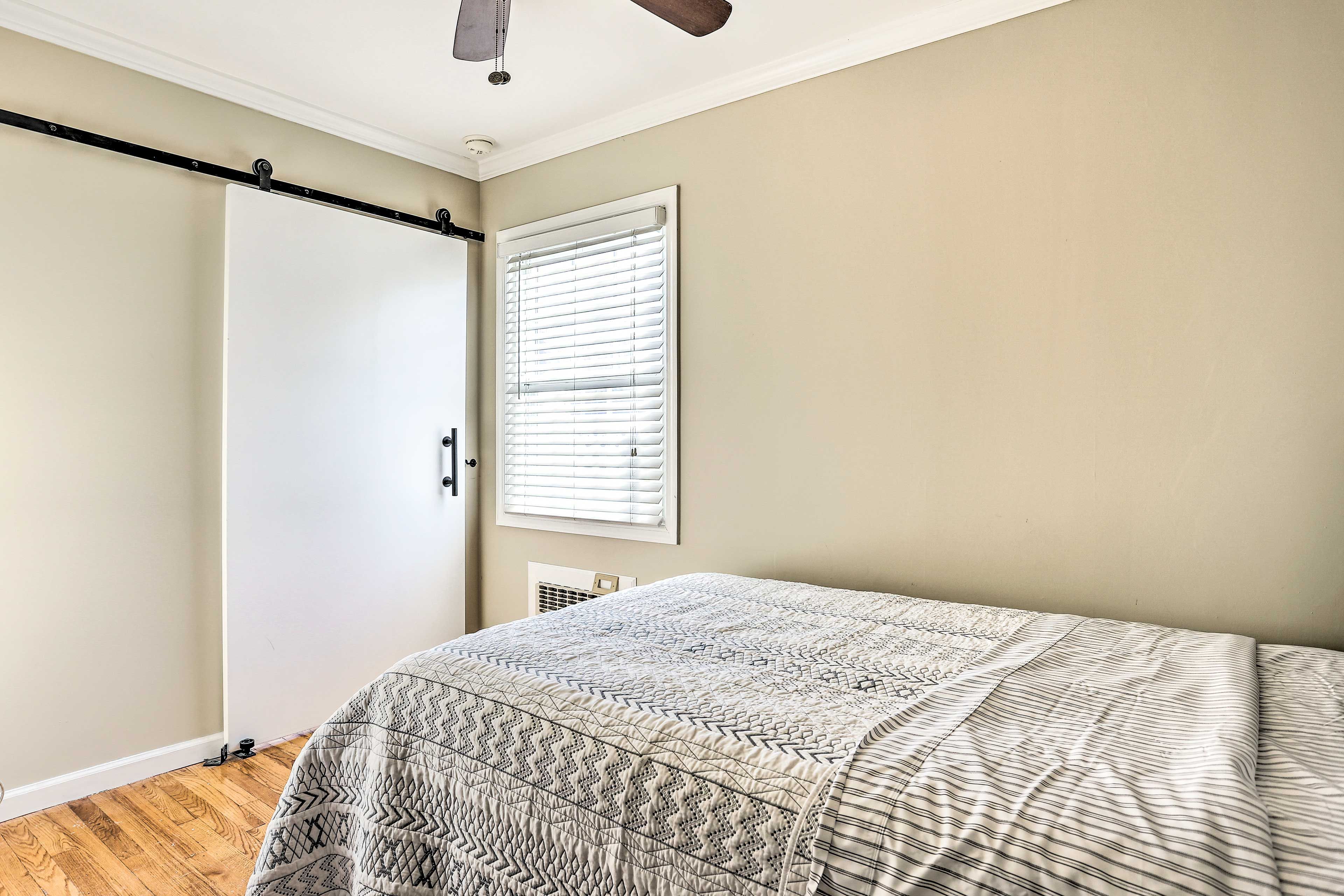 Bedroom 4 | Queen Bed | 1st Floor