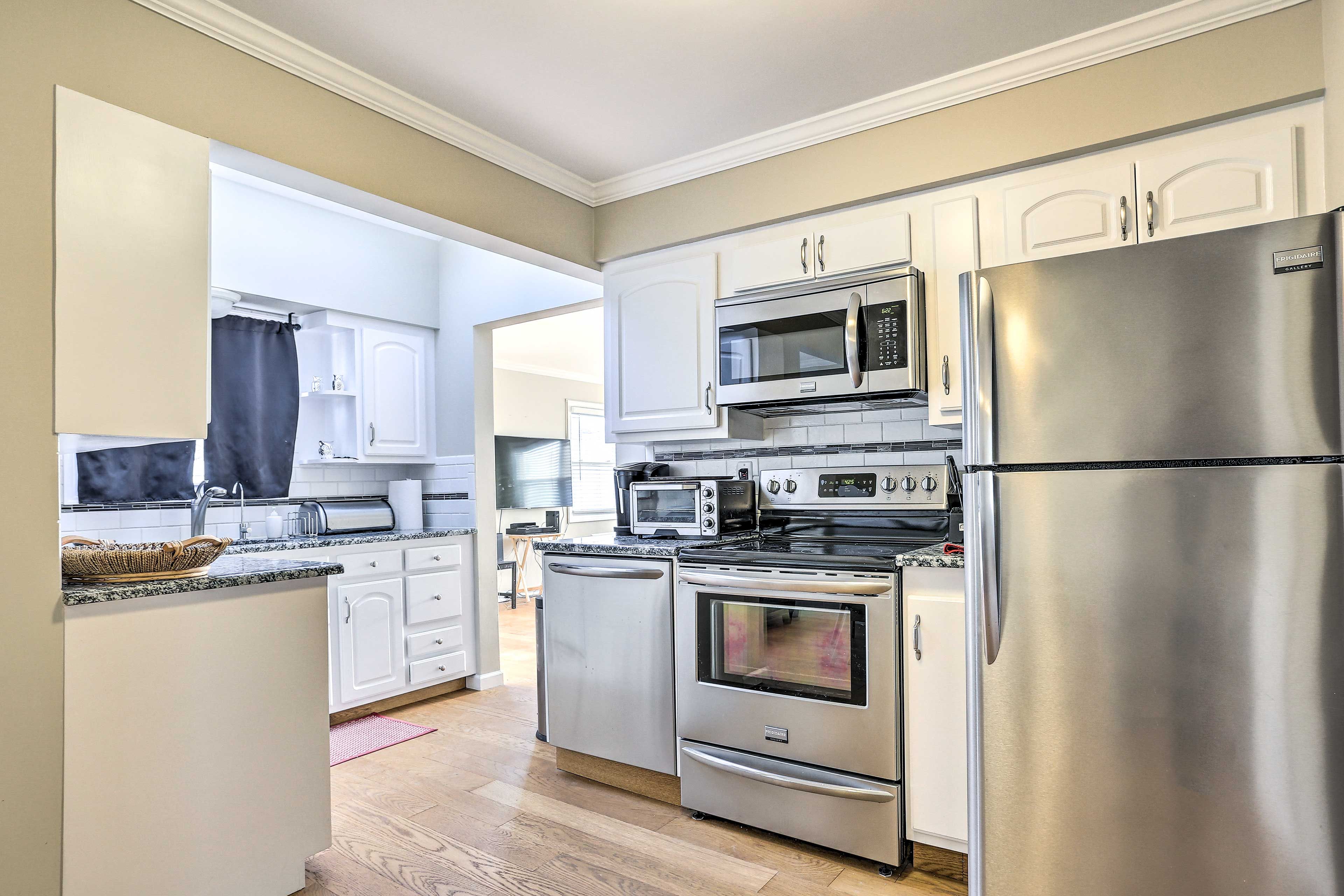 Kitchen | Dishware/Flatware