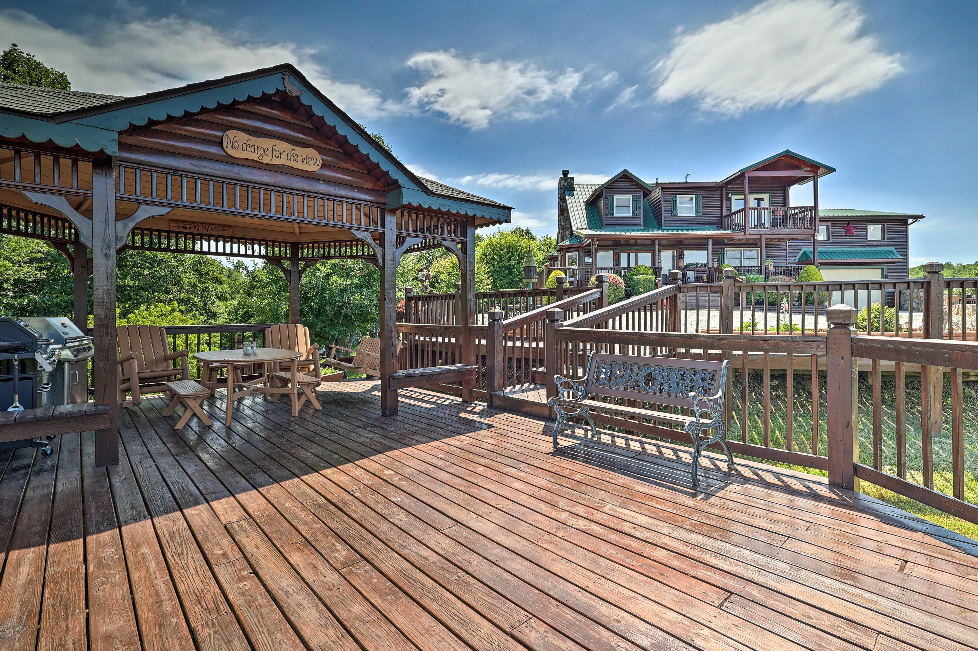 Piney Creek Vacation Rental | 3BR | 2BA | Stairs Required | 1,760 Sq Ft