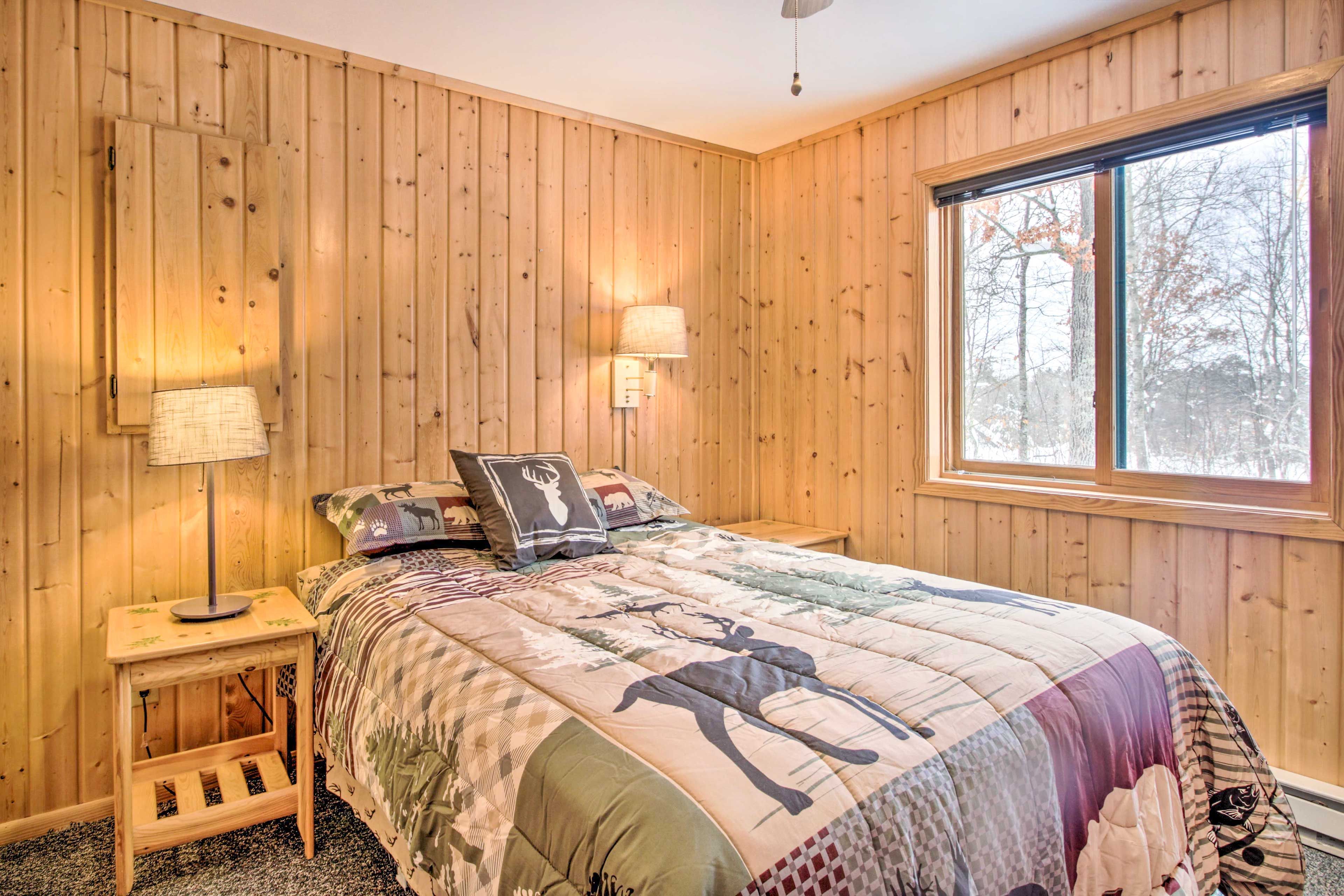 Bedroom 2 | Queen Bed