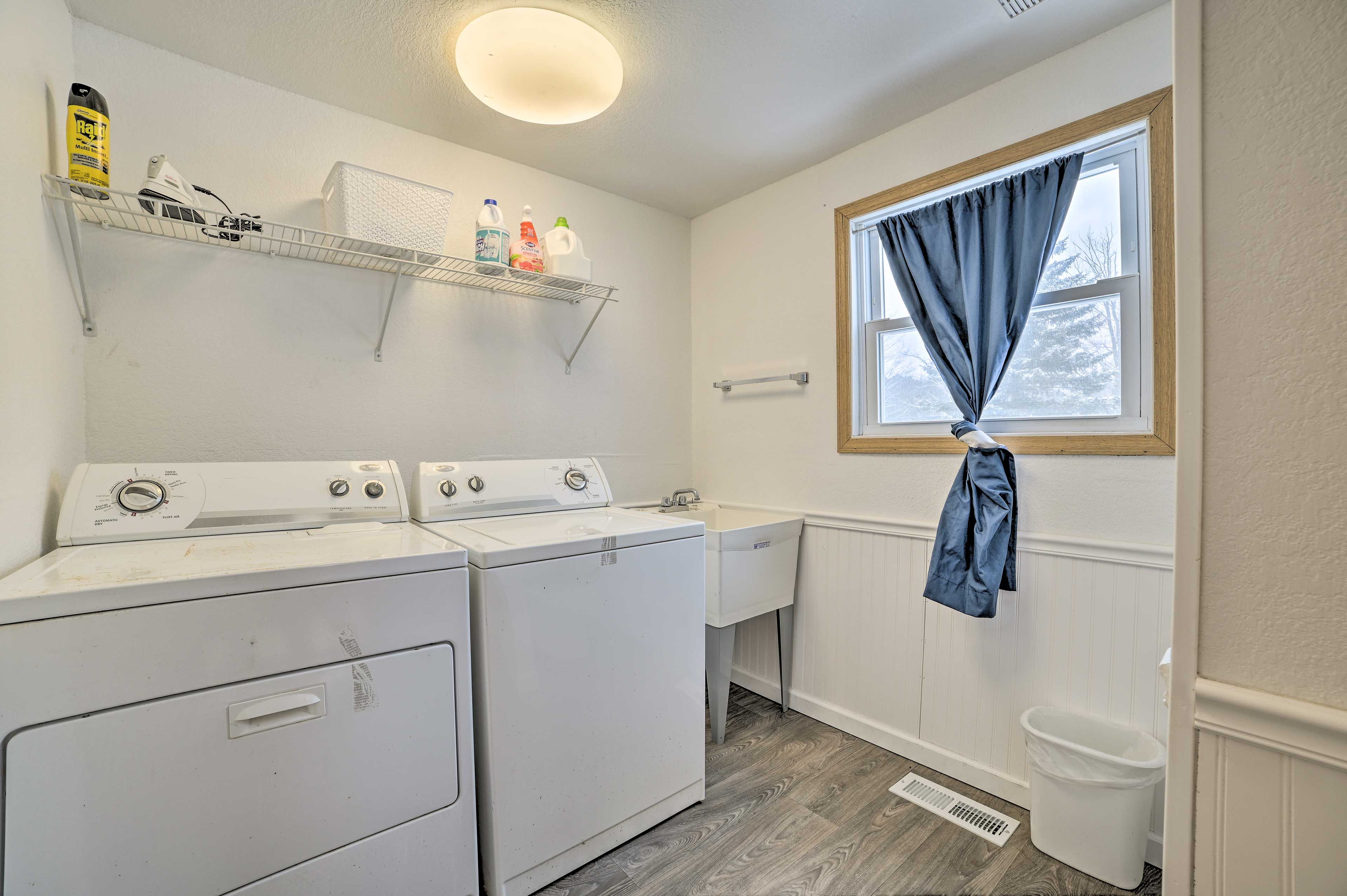 Half Bathroom | Washer & Dryer