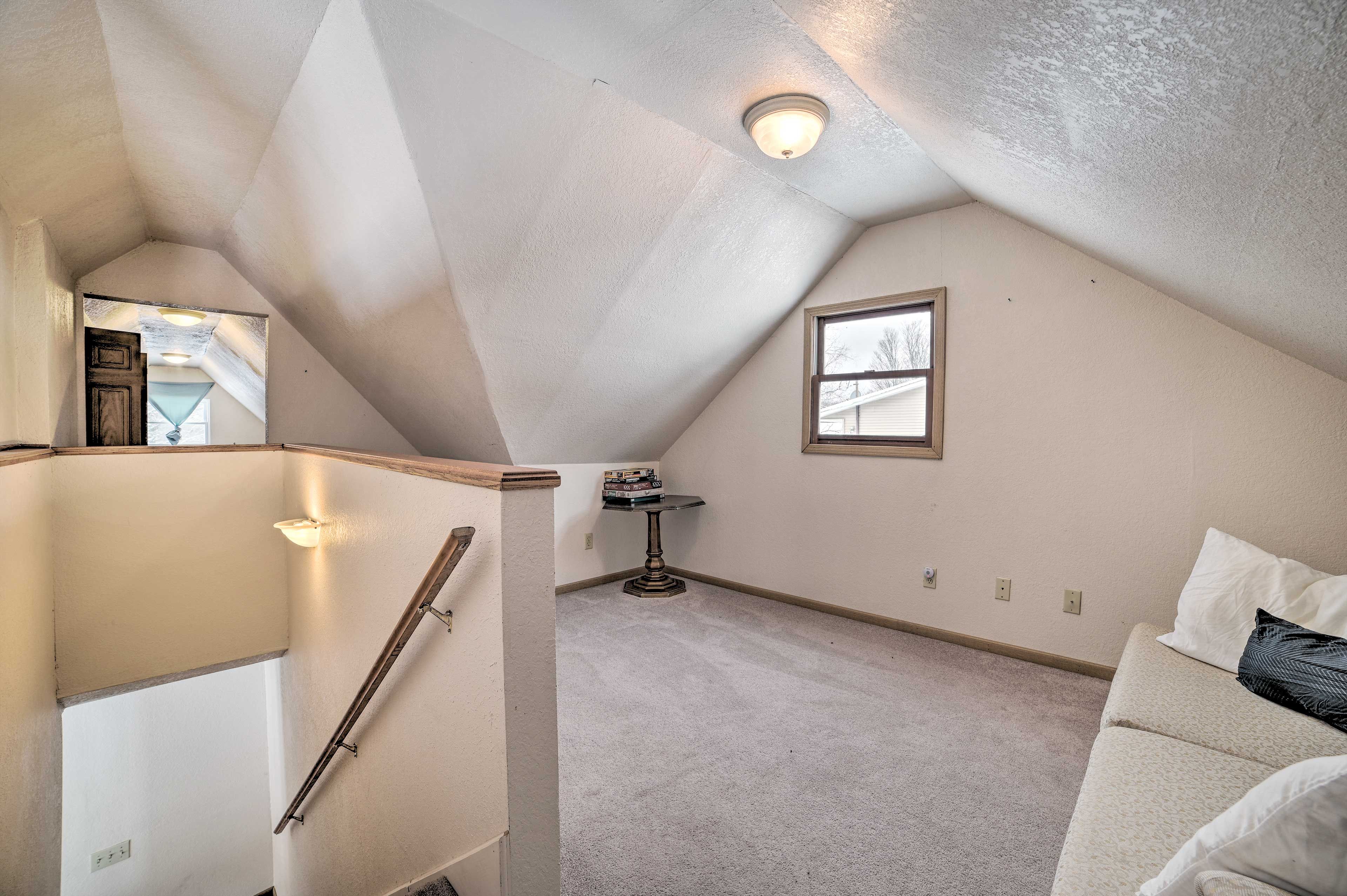 Loft | Queen Sleeper Sofa | 2nd Floor