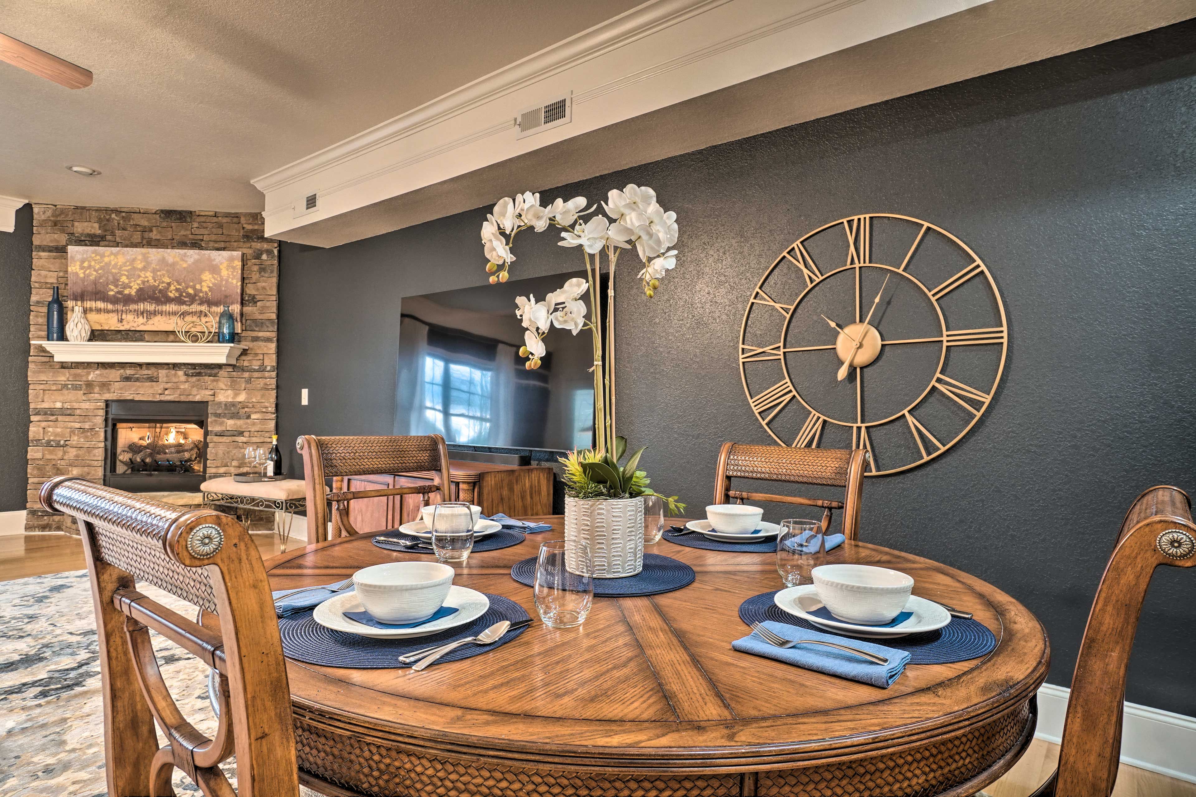 Dining Area | 2-Story Condo