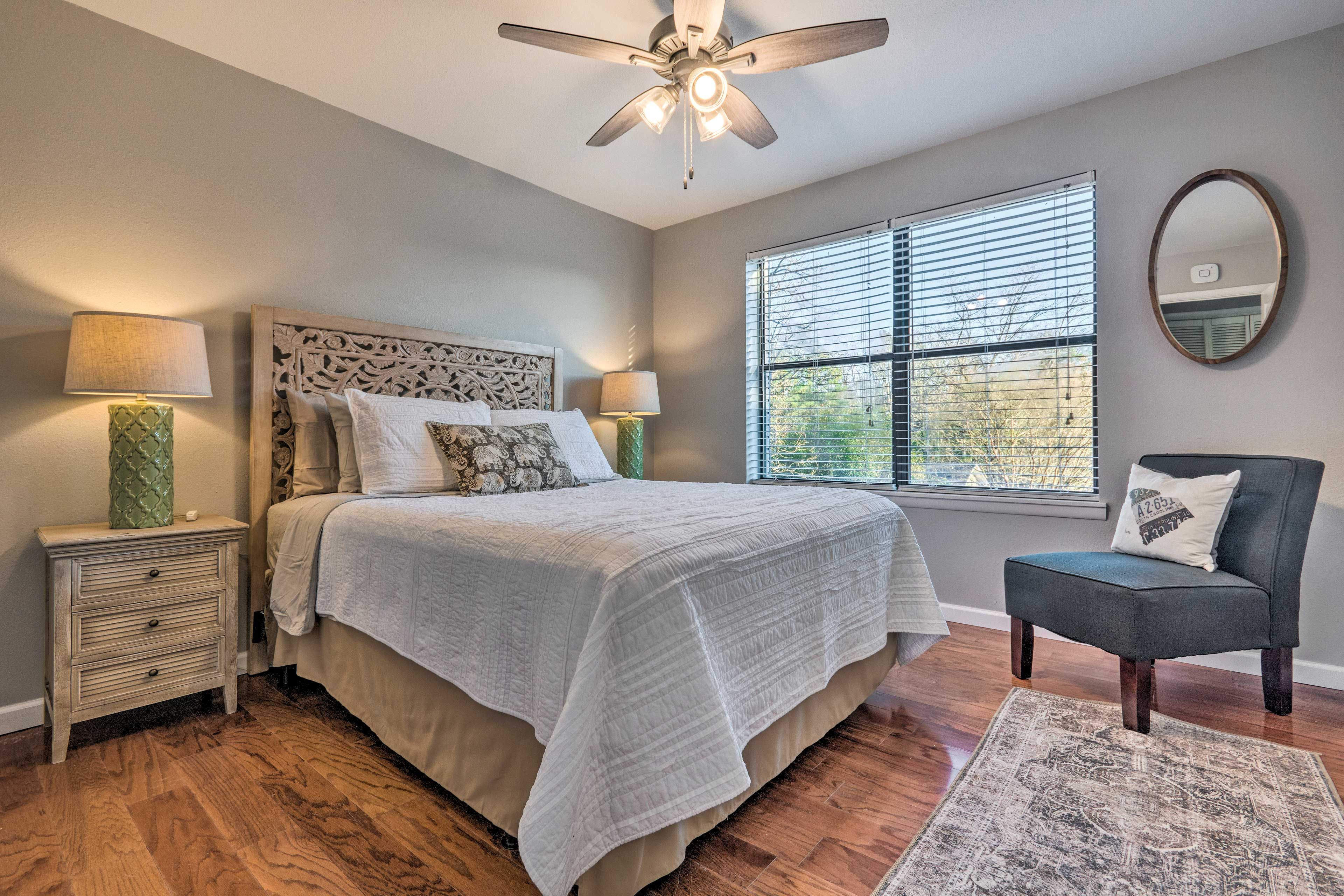 Bedroom 2 | Queen Bed