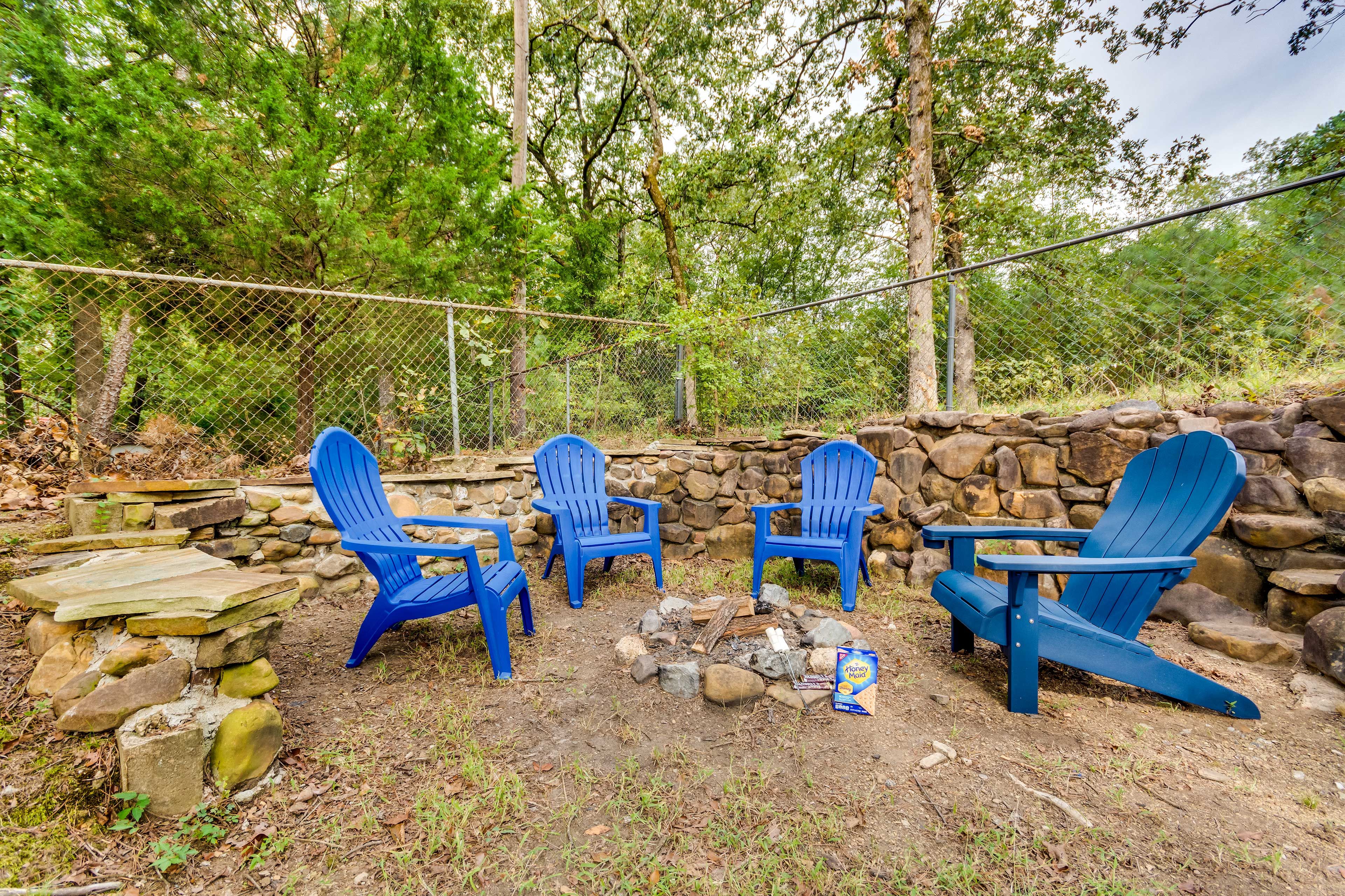 Private Yard | Fire Pit | 2 Kayaks