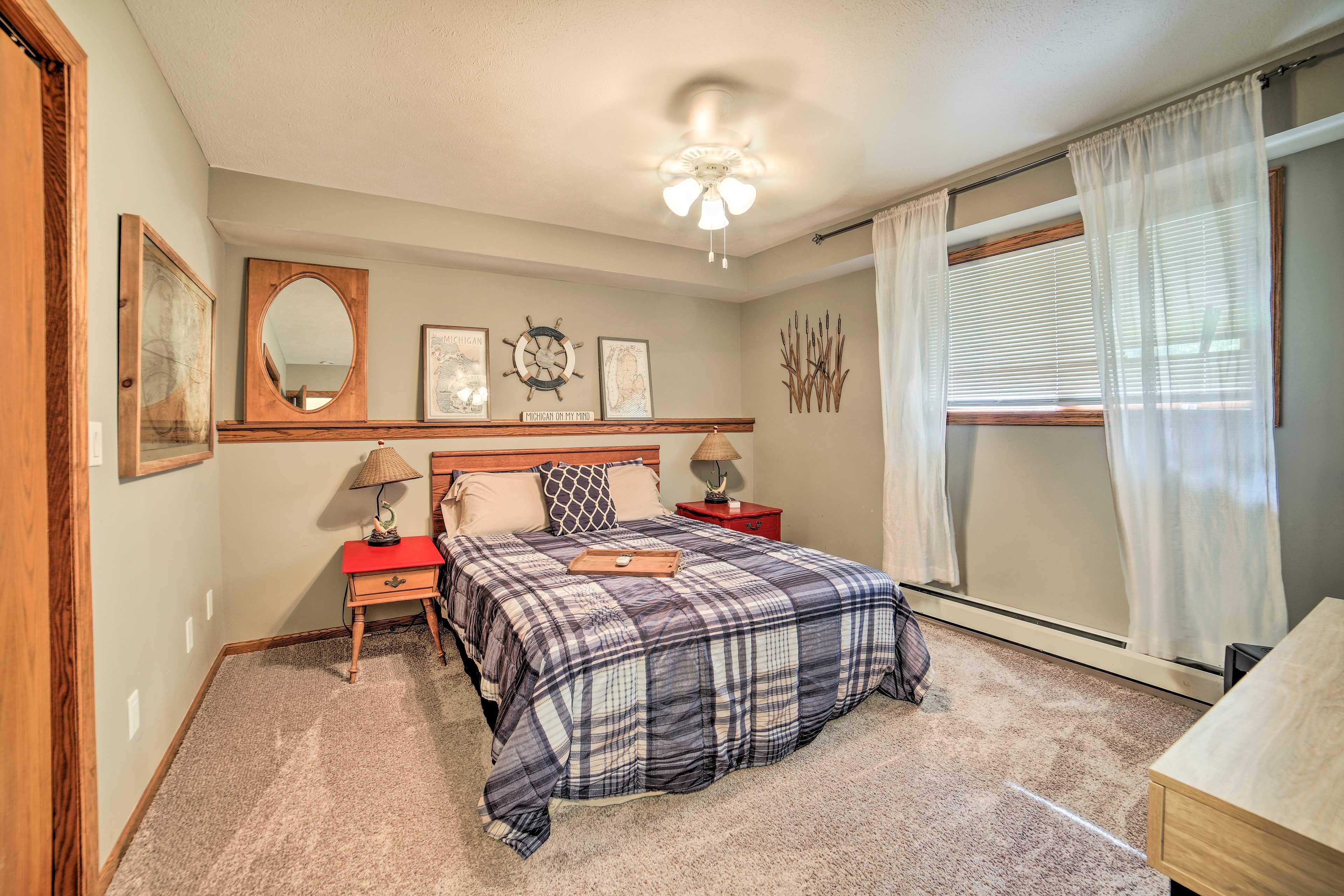 Bedroom 3 | Queen Bed | Lower Level