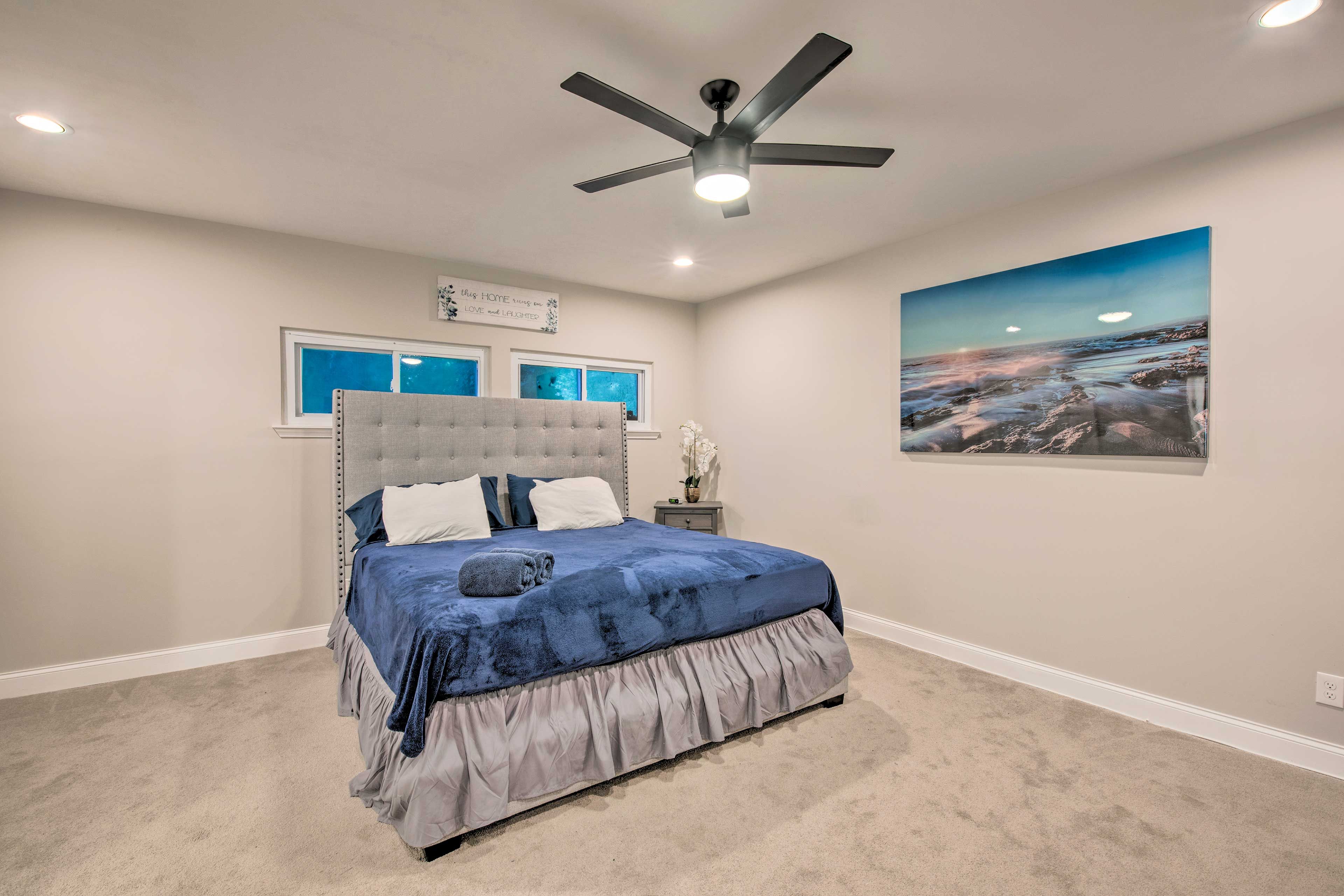 Bedroom 1 | King Bed | En-Suite Bathroom | 1st Floor