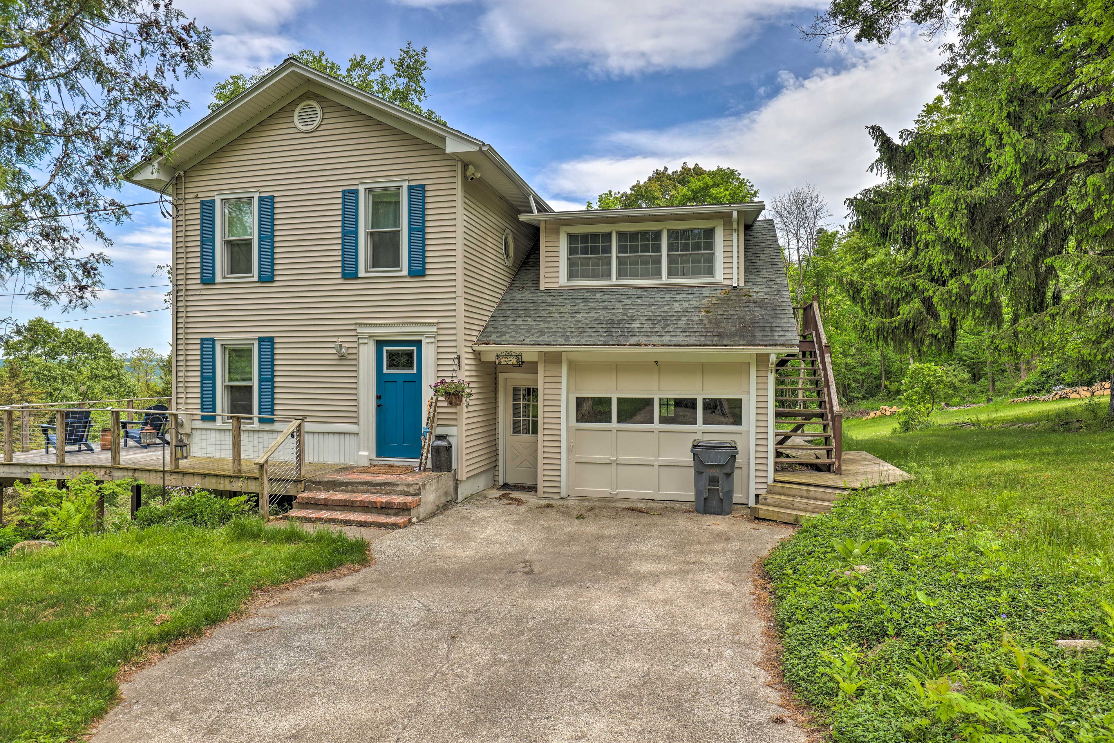 Property Exterior | Driveway Parking (2 Vehicles)