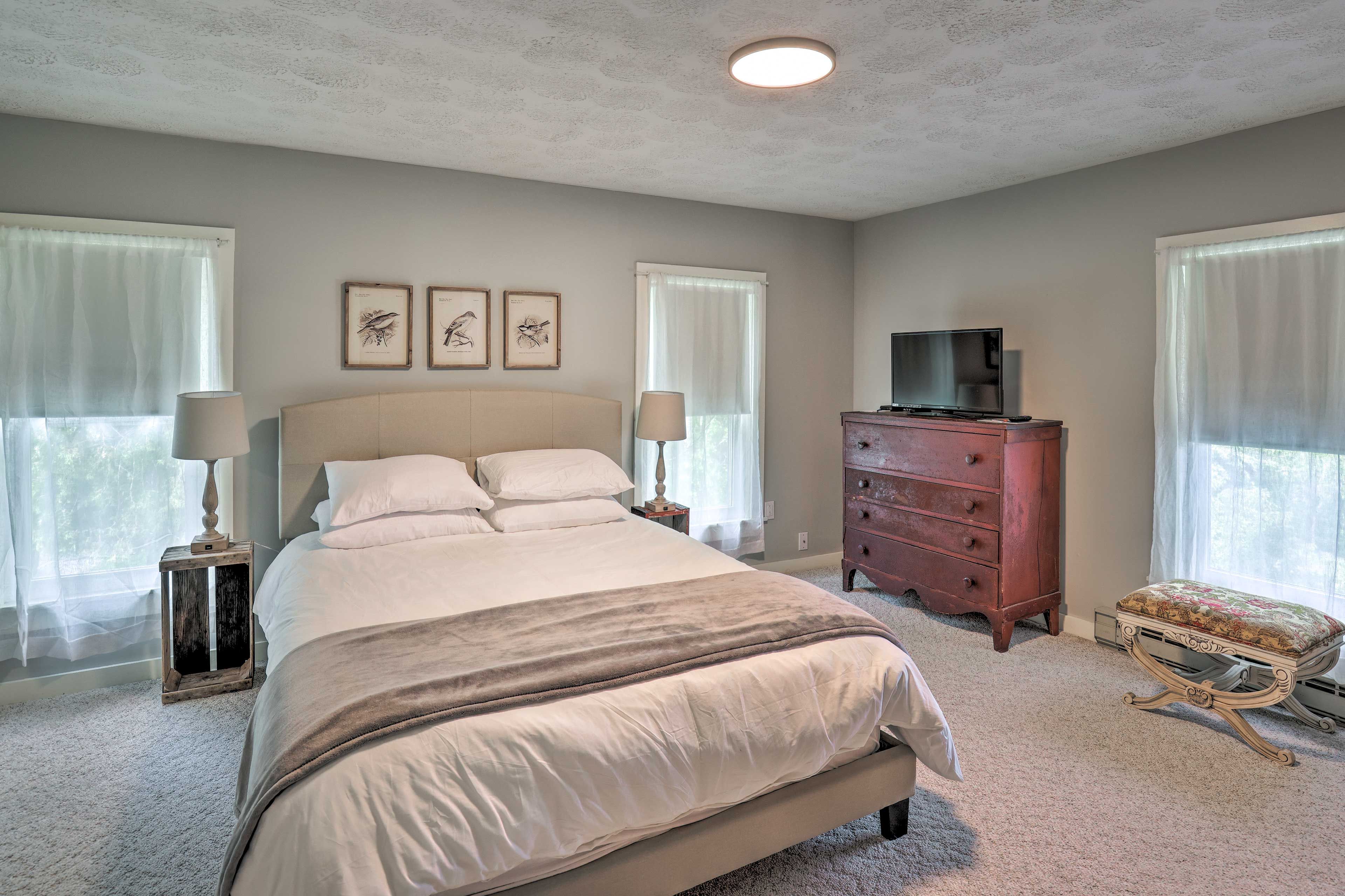 Bedroom 1 | Queen Bed | 2nd Floor | Stairs to Access