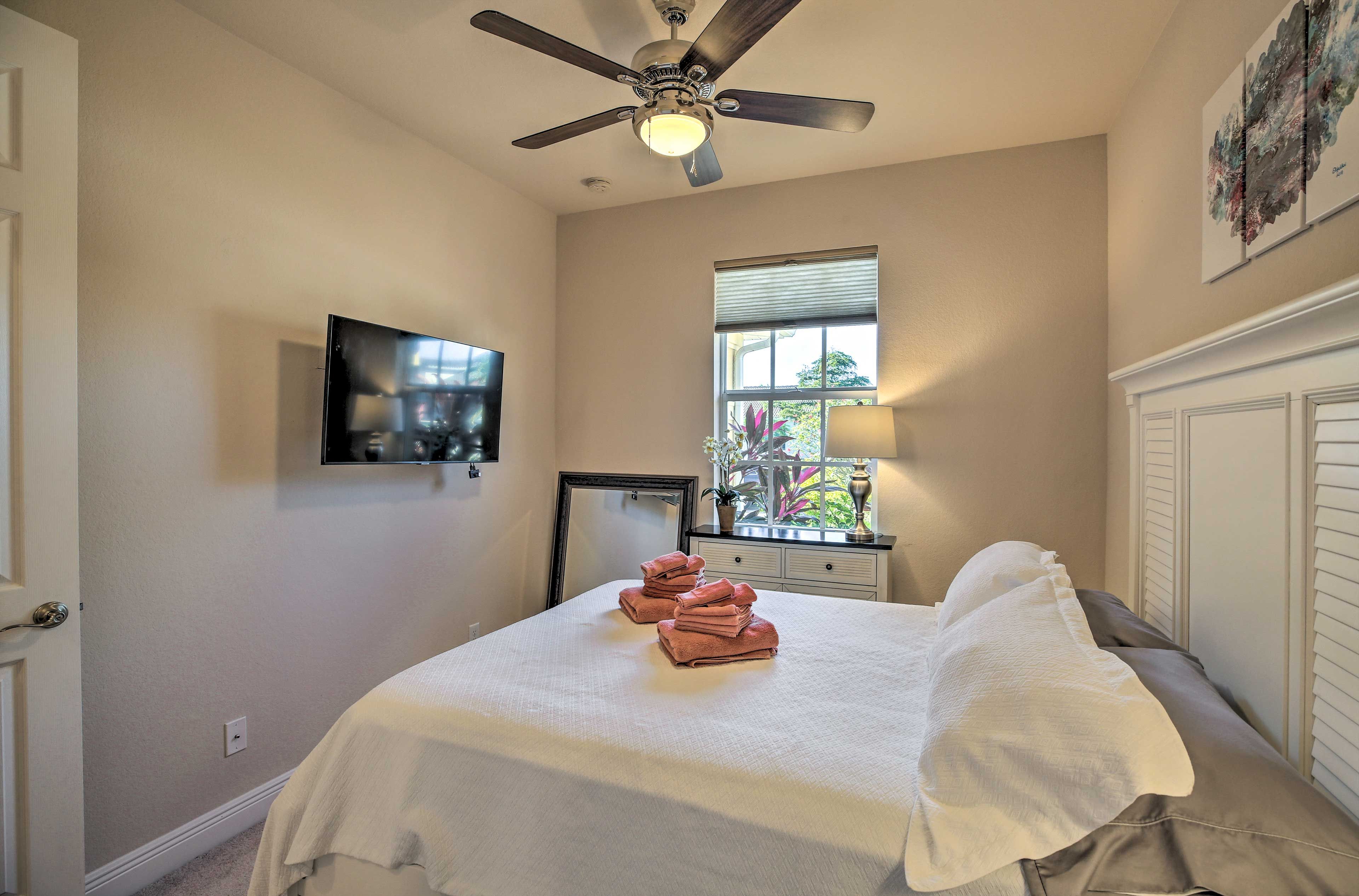 Bedroom 2 | Queen Bed