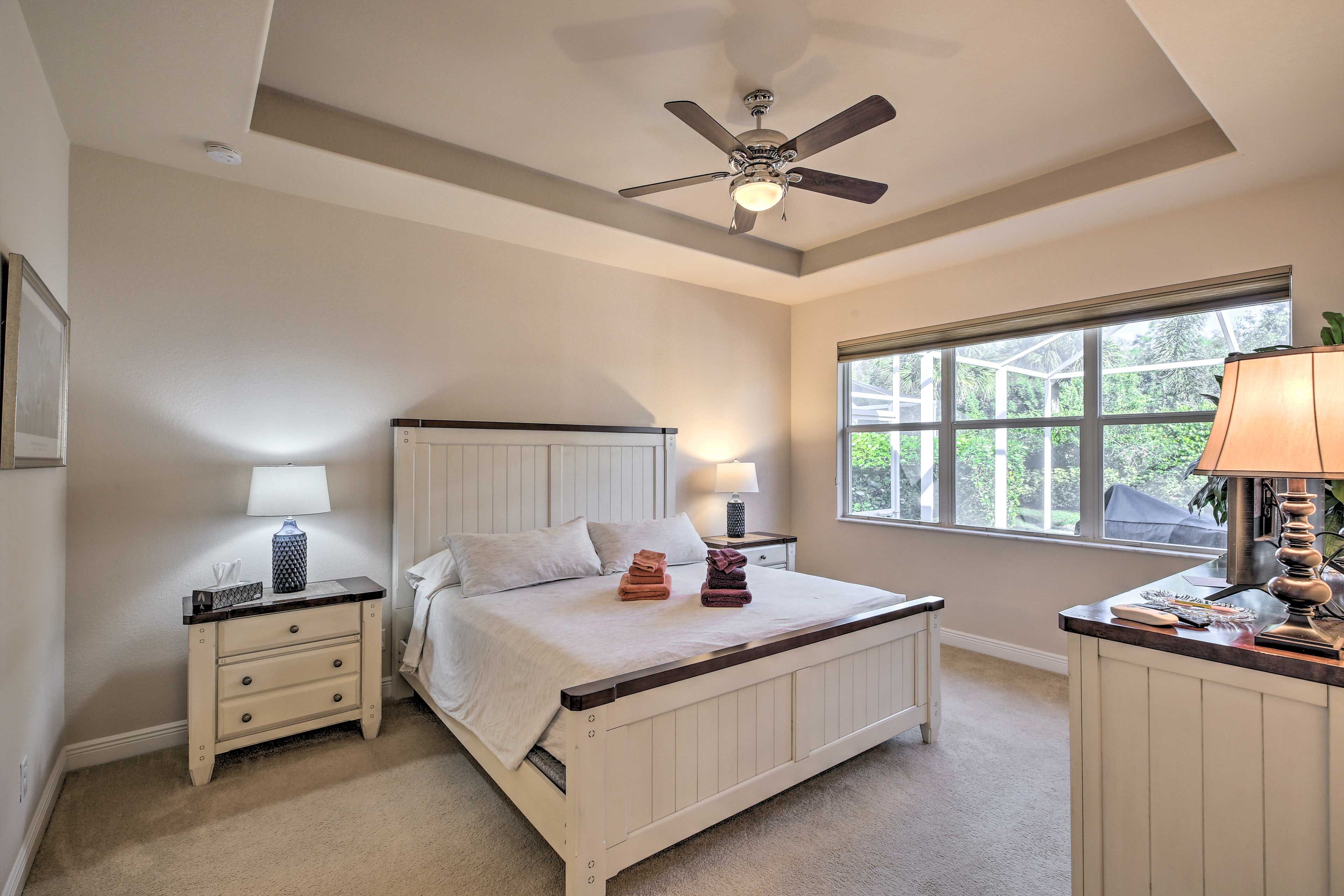 Bedroom 1 | King Bed