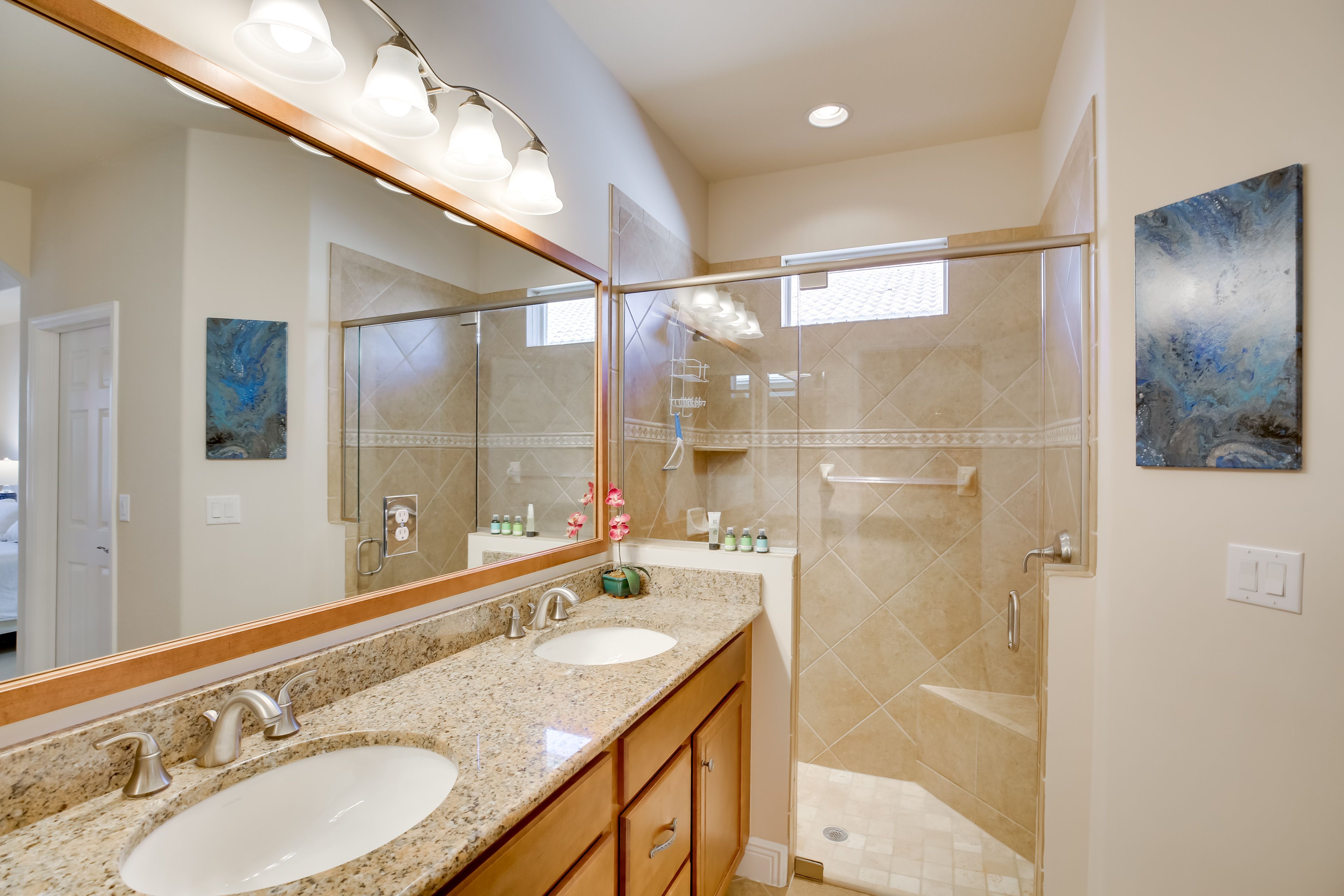 En-Suite Bathroom | Linens & Towels Provided