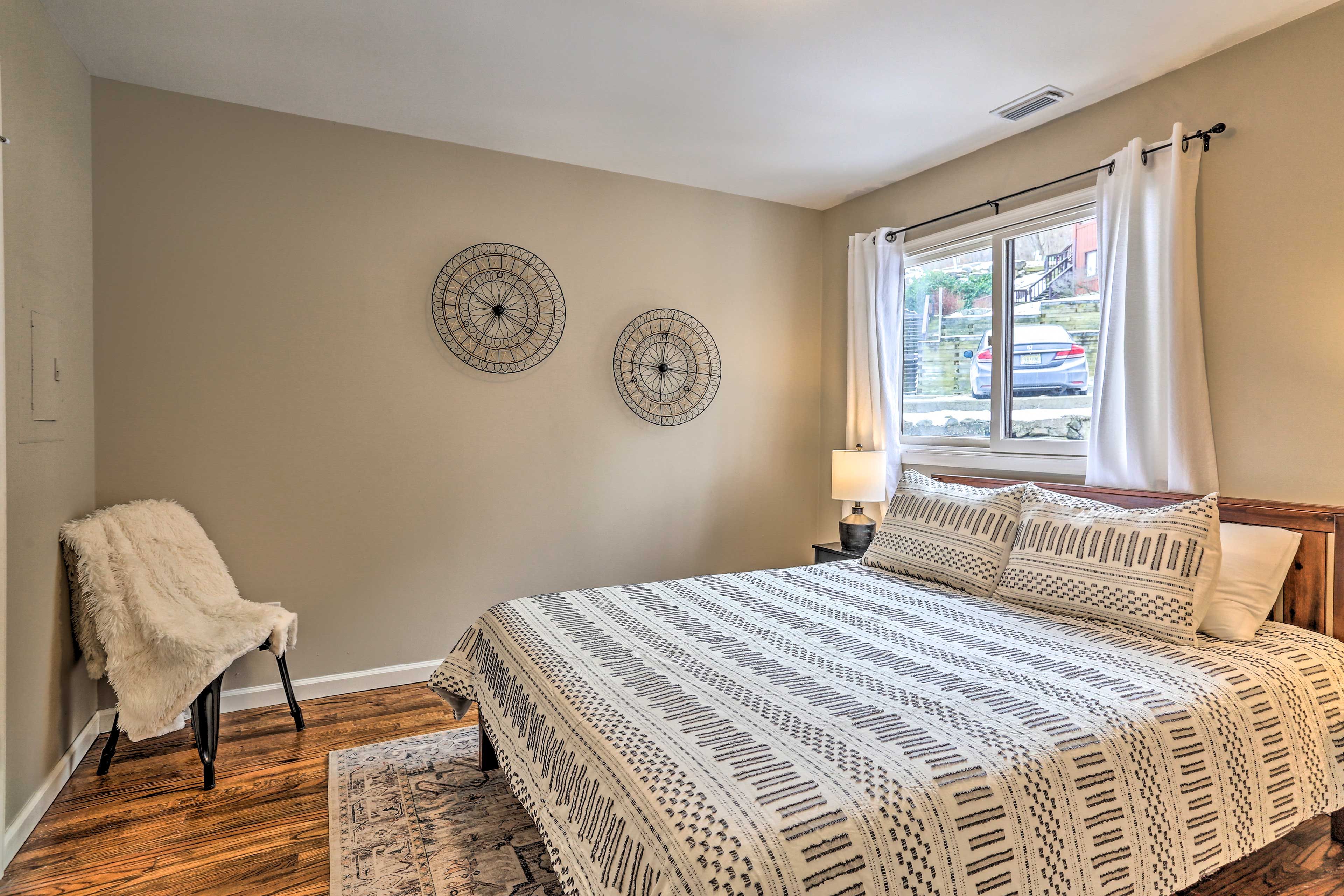 Bedroom 1 | Linens Provided