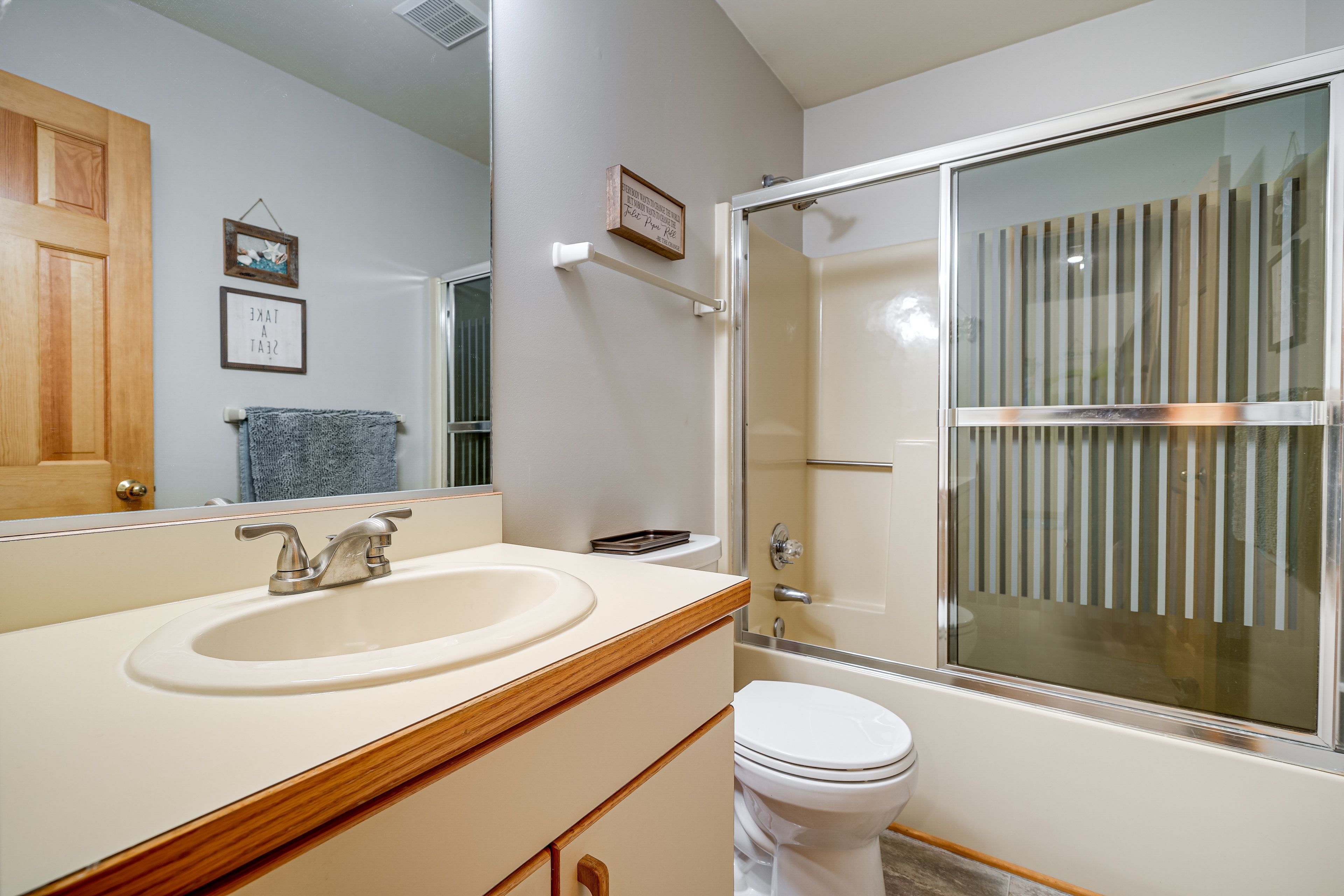 Full Bathroom