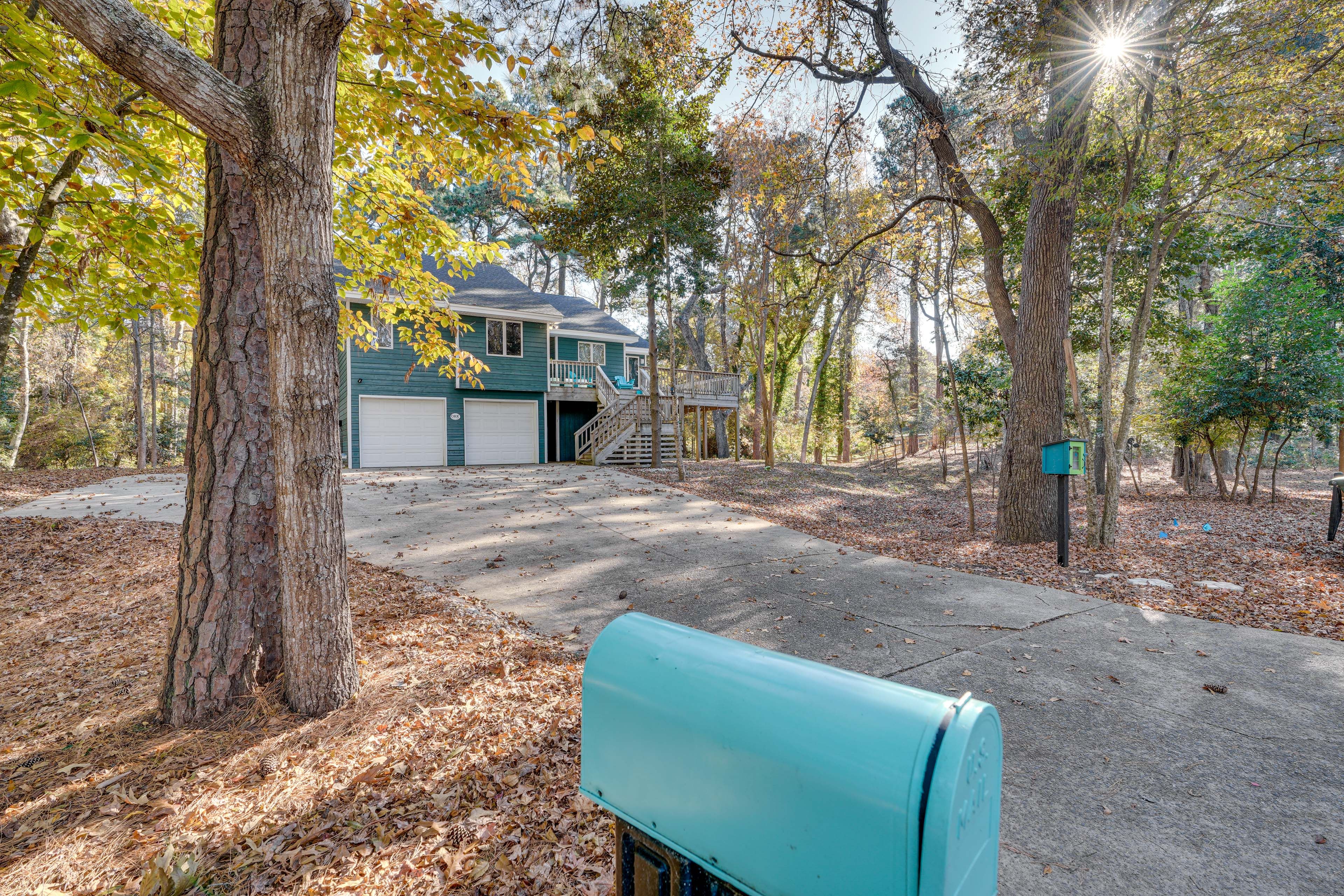 Property Exterior | Driveway Parking (2 Vehicles)