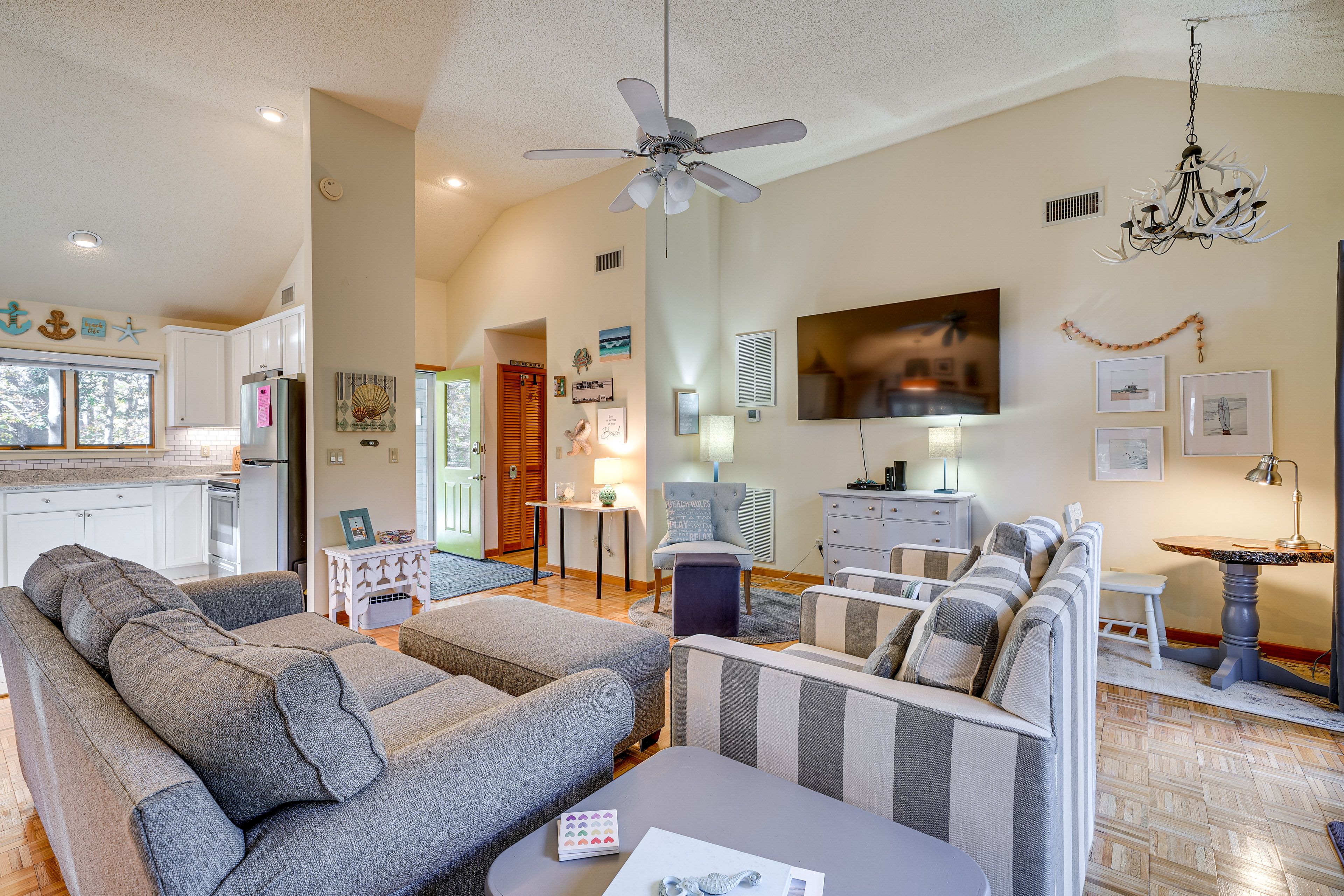 Interior | Open Floor Plan | Free WiFi