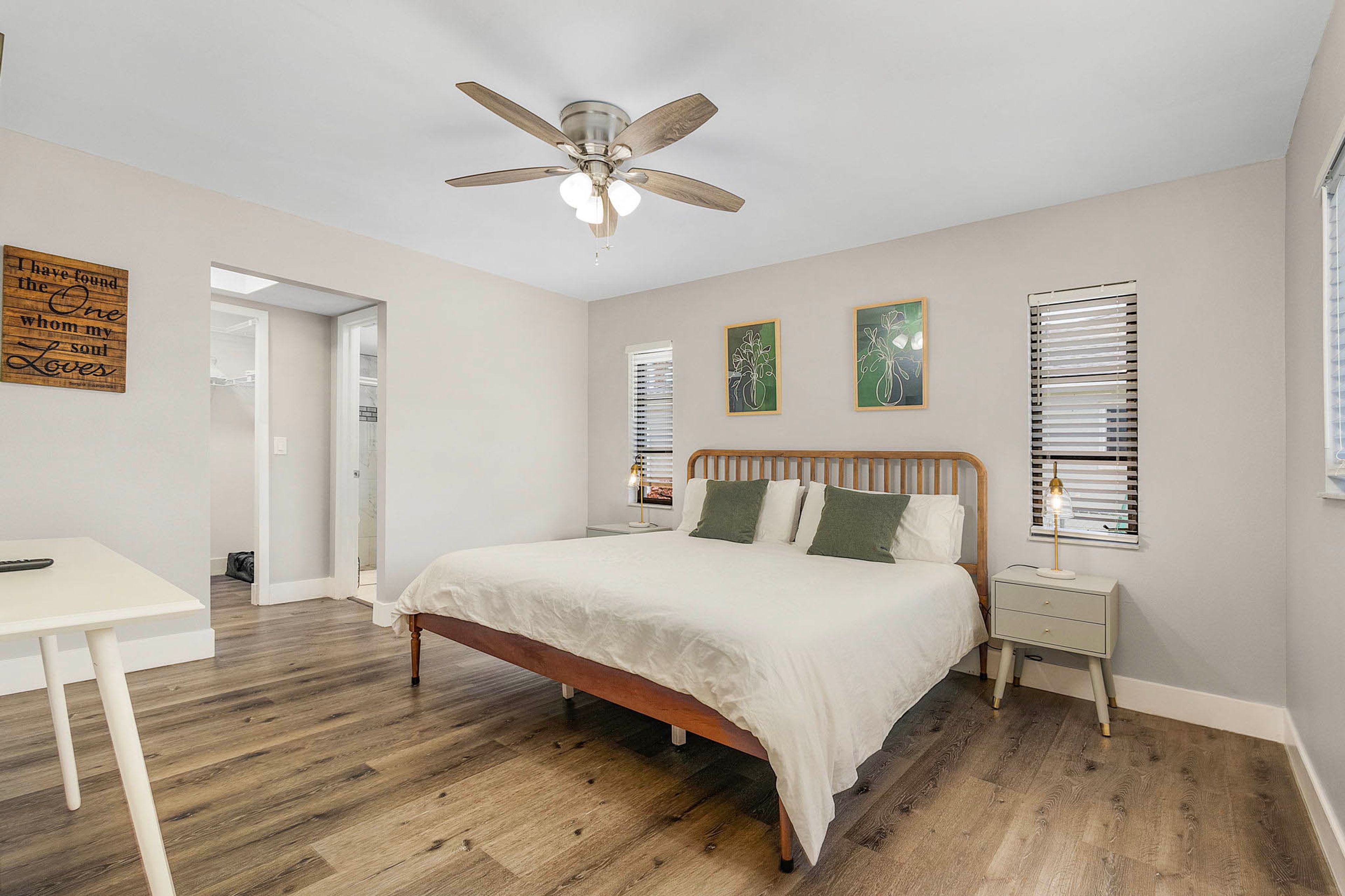 Bedroom 1 | King Bed