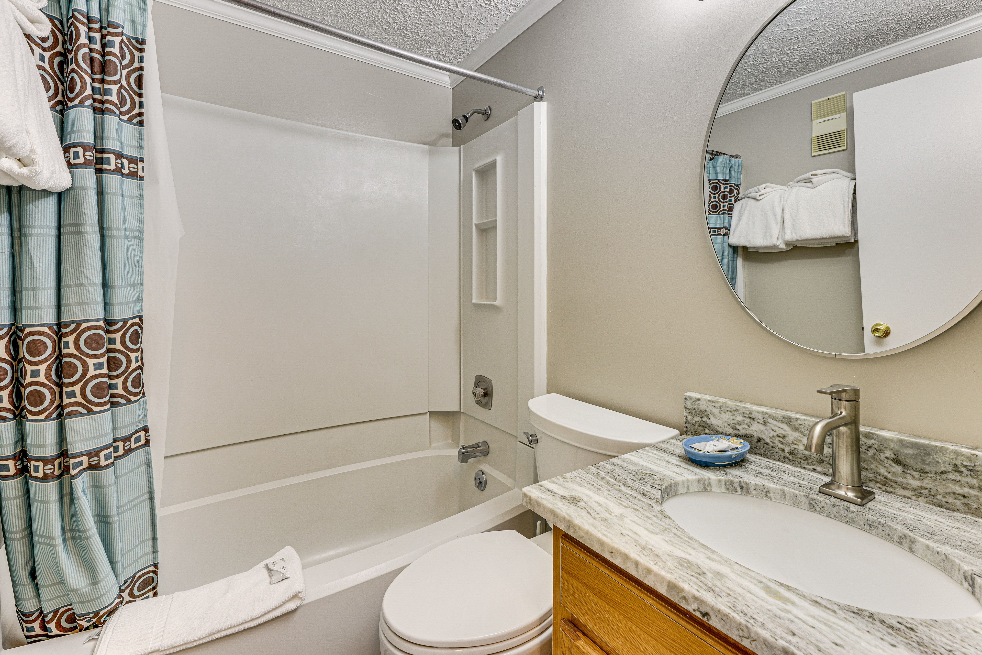 Full Bathroom