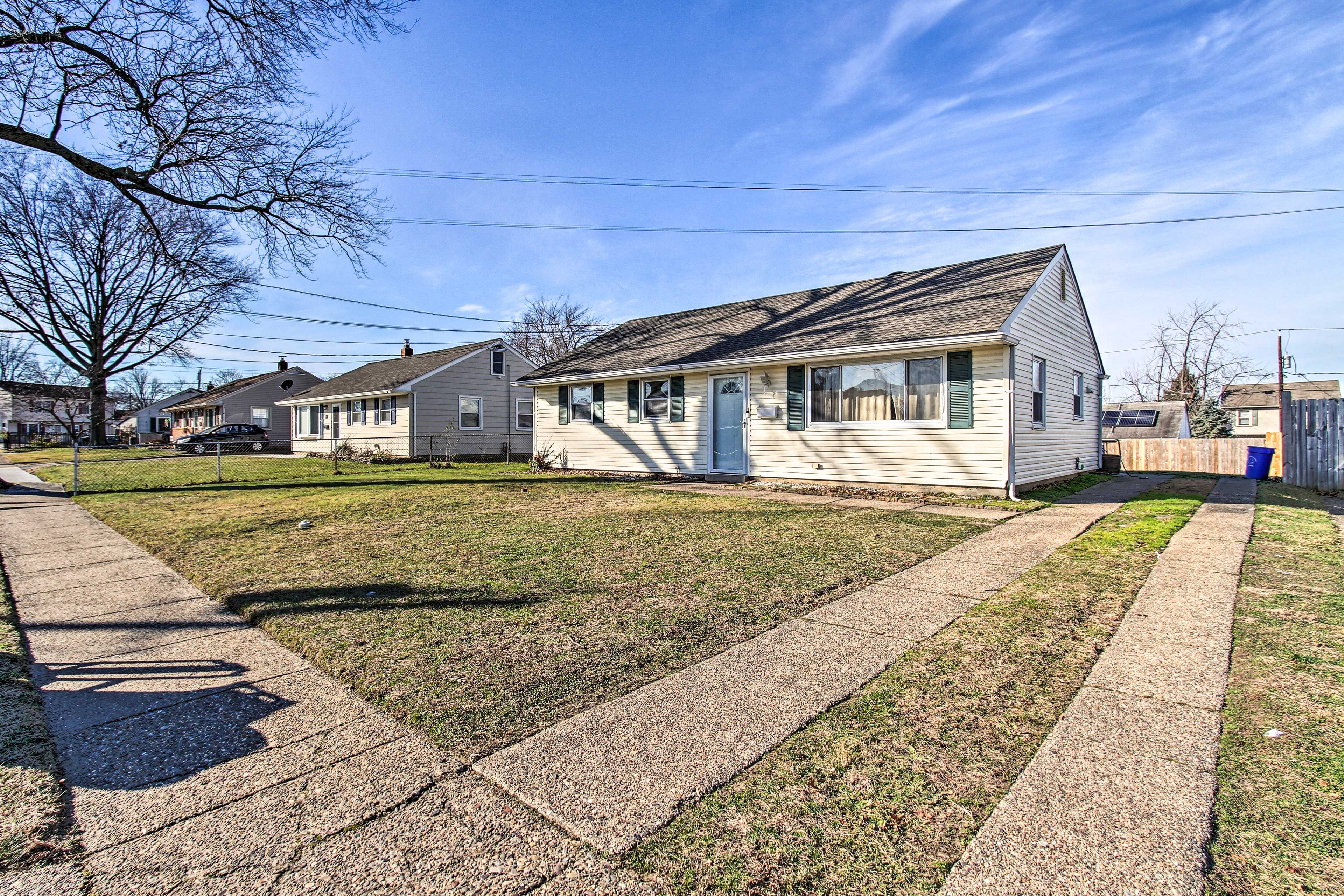 Property Exterior | Driveway Parking (3 Vehicles) | Free Street Parking