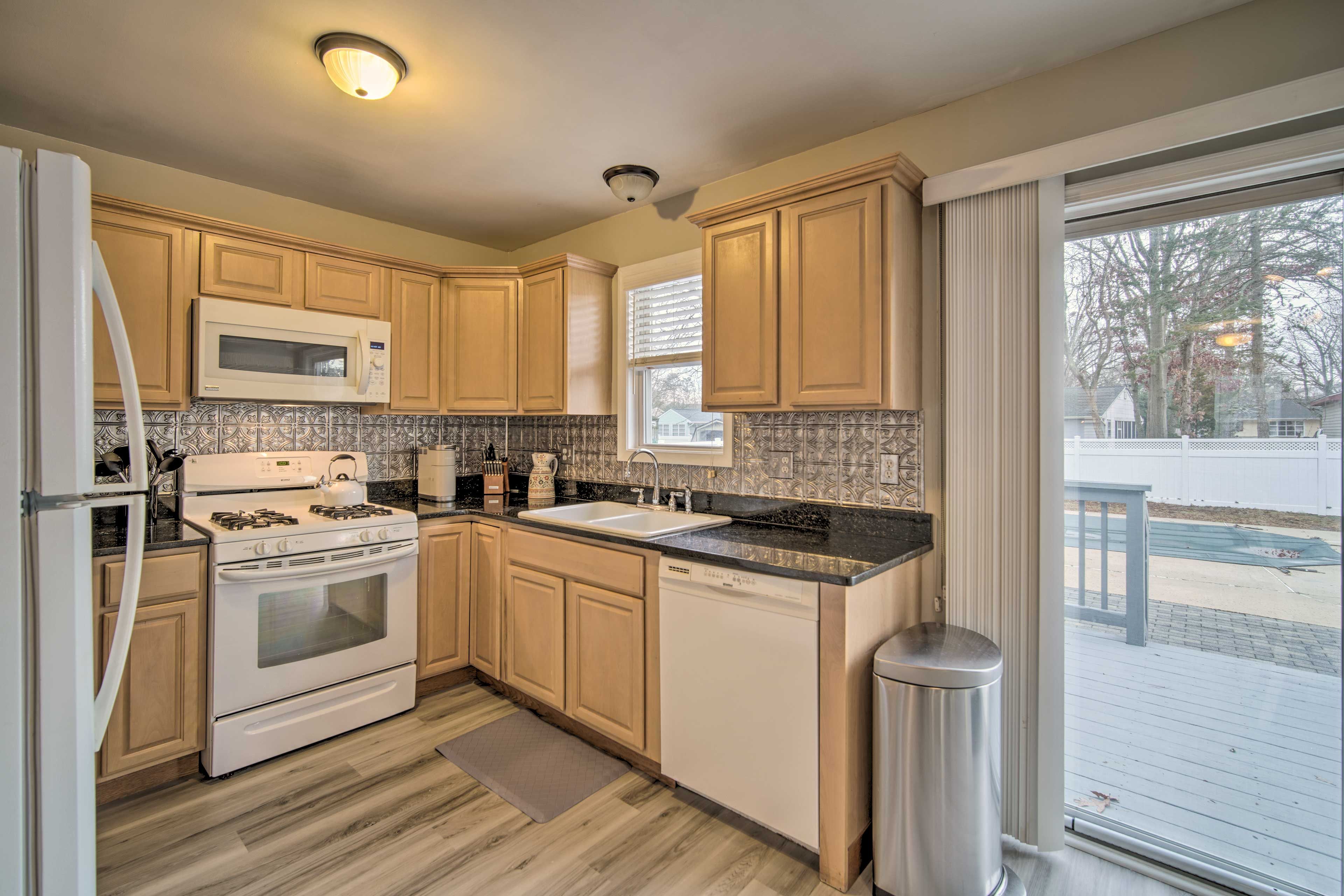 Fully Equipped Kitchen | Cooking Basics | Dishware & Flatware