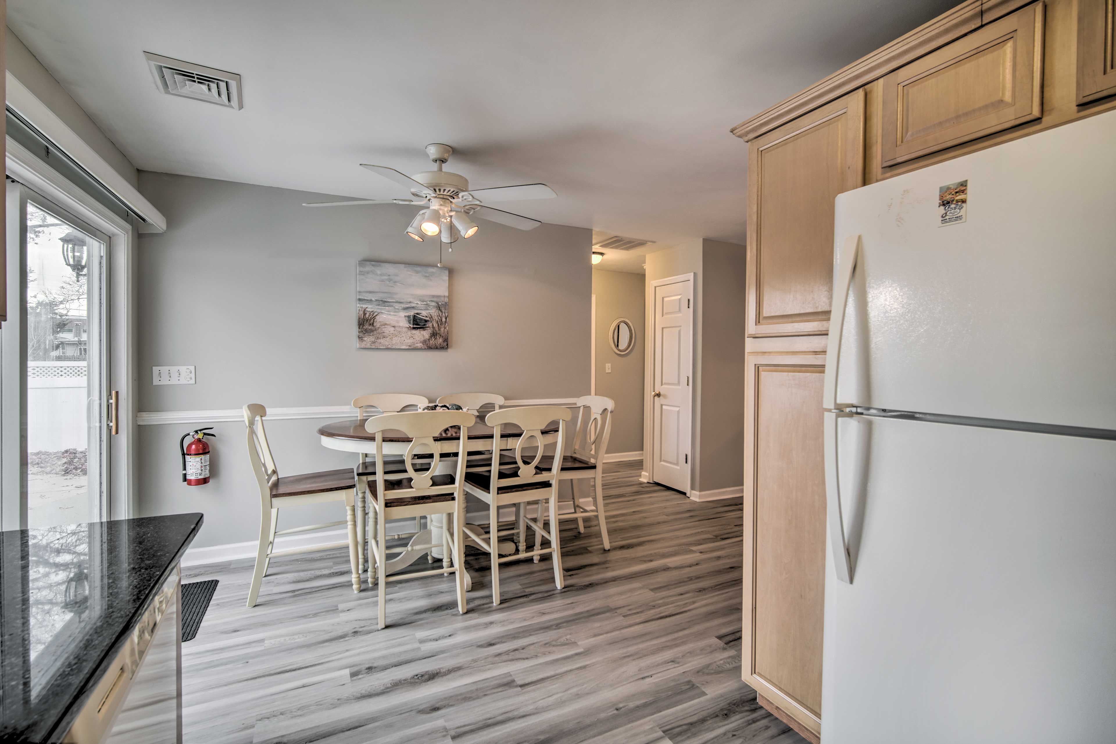 Dining Room | Laptop-Friendly Workspaces