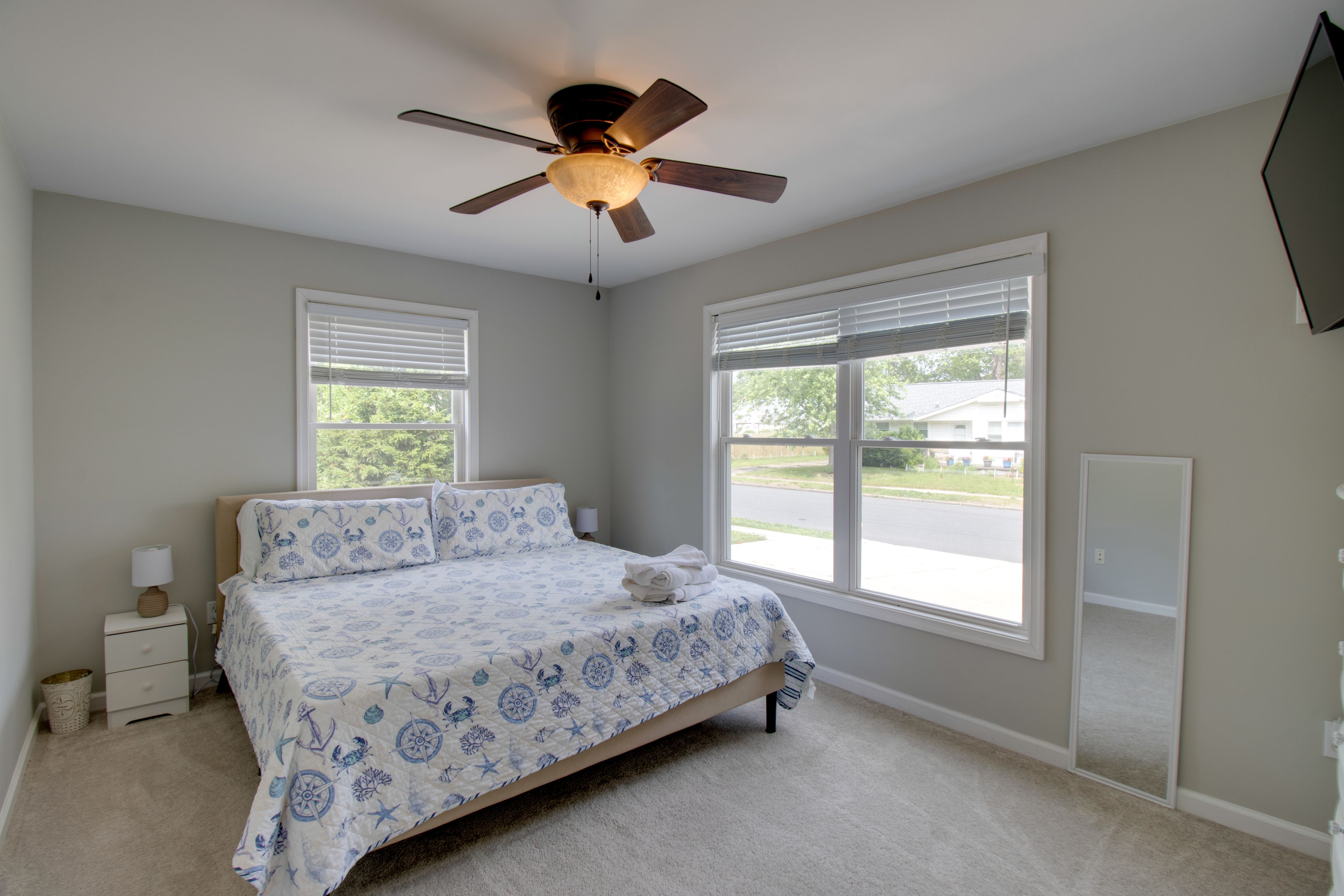 Bedroom 2 | King Bed | Smart TV