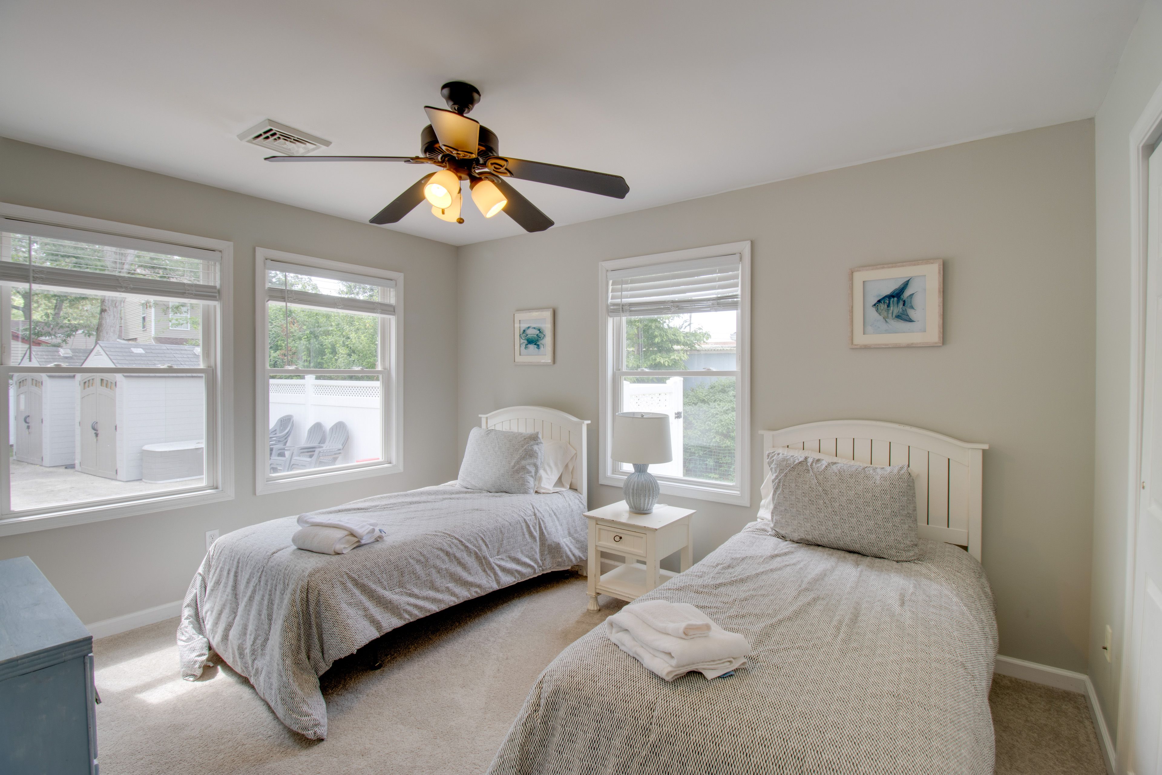 Bedroom 3 | 2 Twin Beds | Smart TV | Pack 'n Play