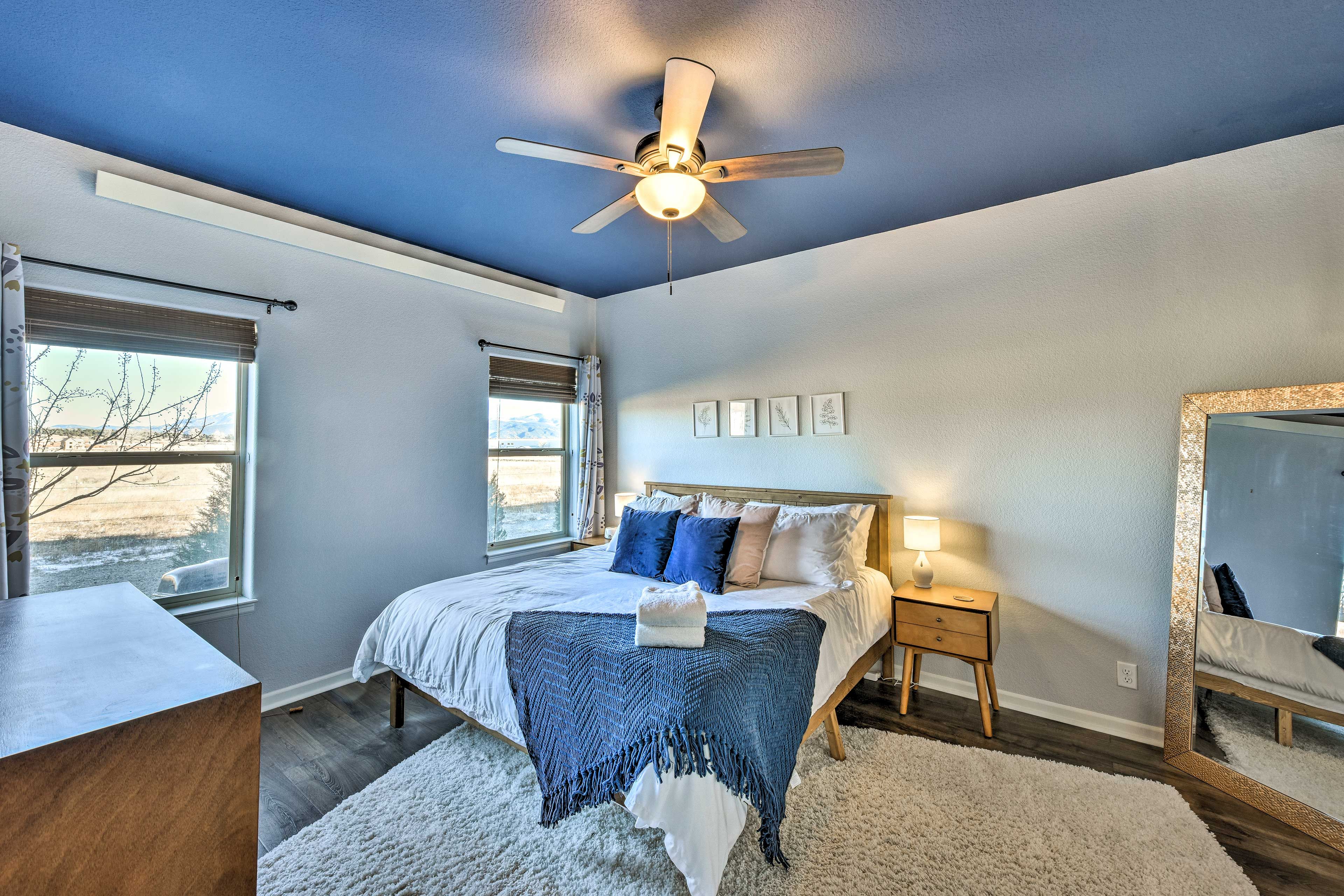 Bedroom 1 | King Bed