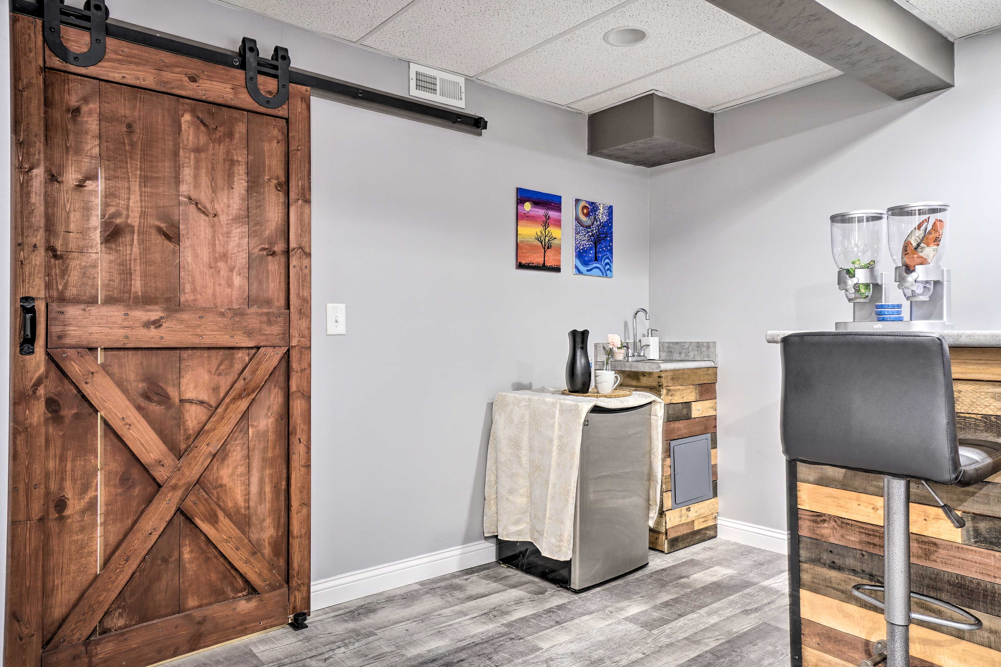 Kitchenette | Well-Equipped
