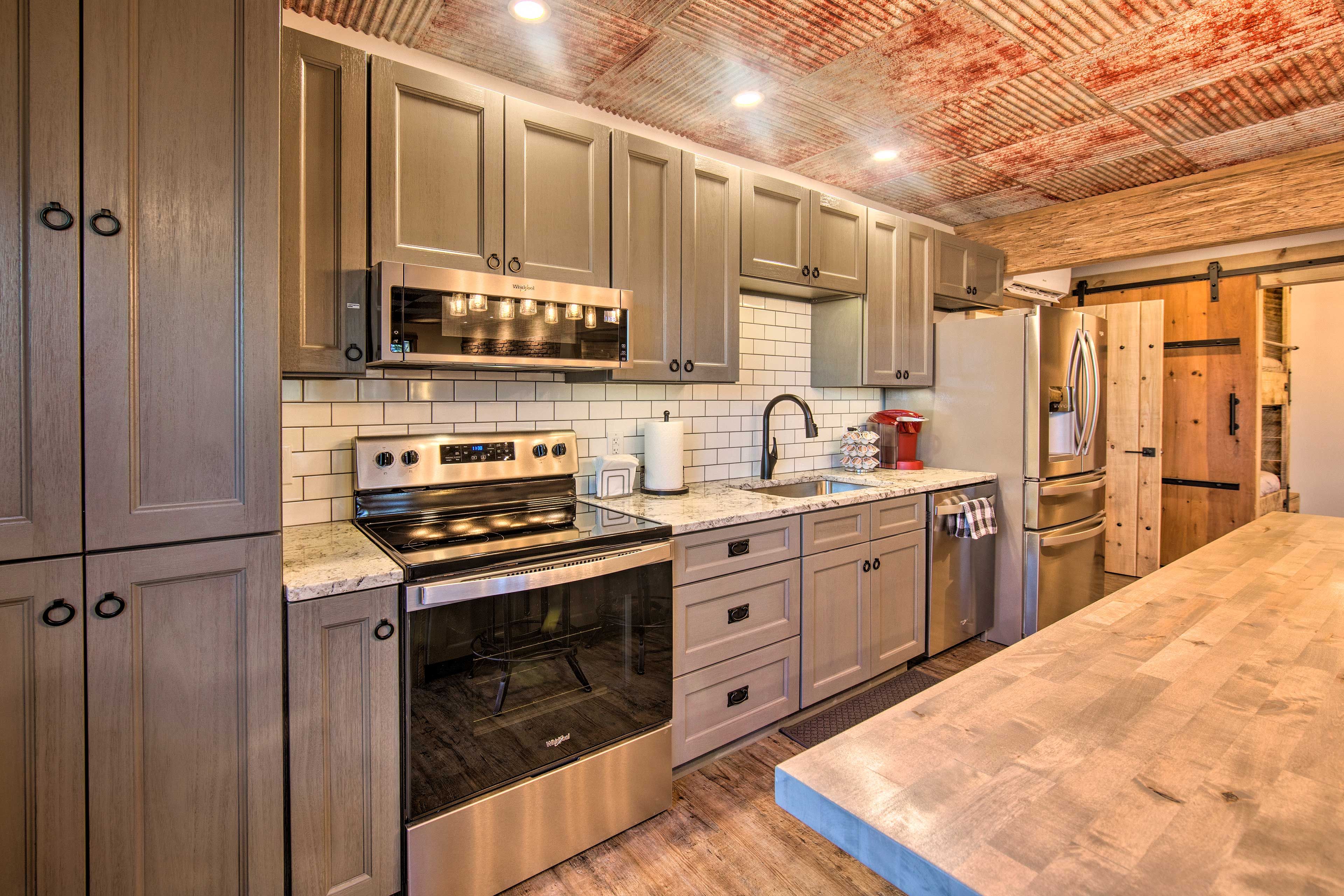 Kitchen | Dishware & Flatware | Ice Maker