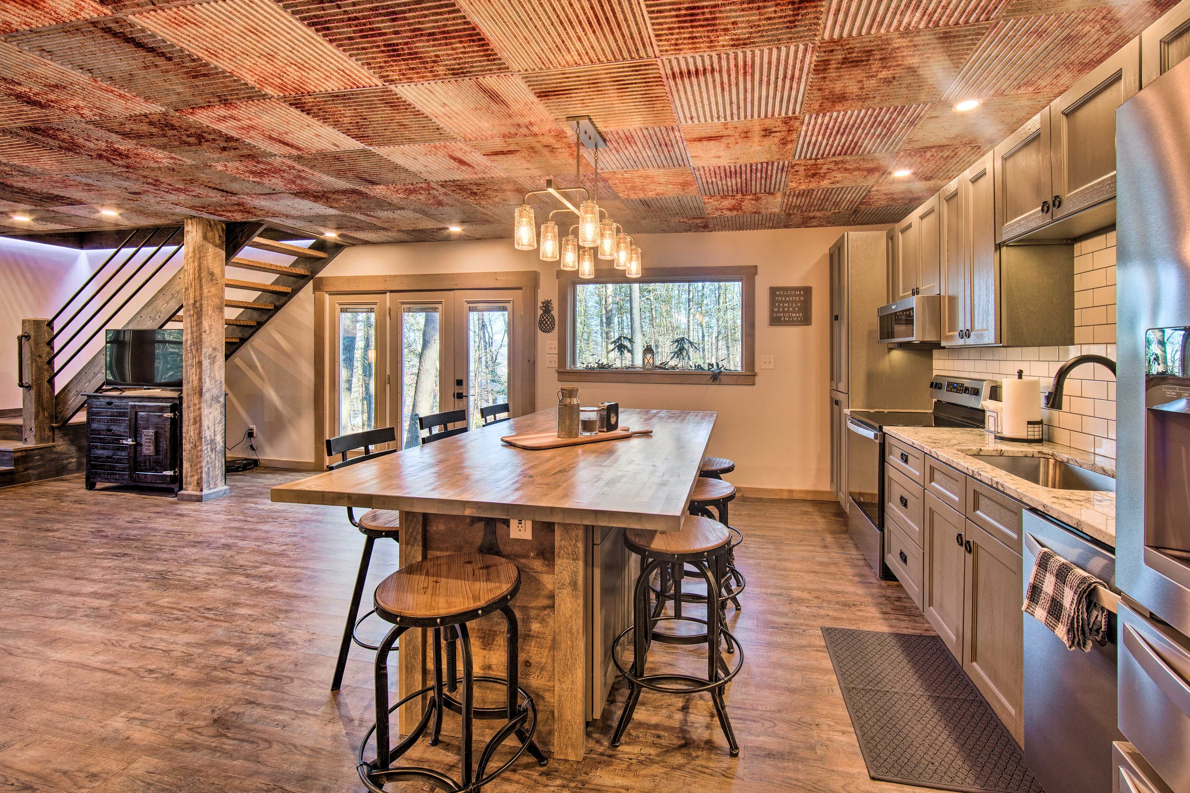 Kitchen | Trash Bags & Paper Towels