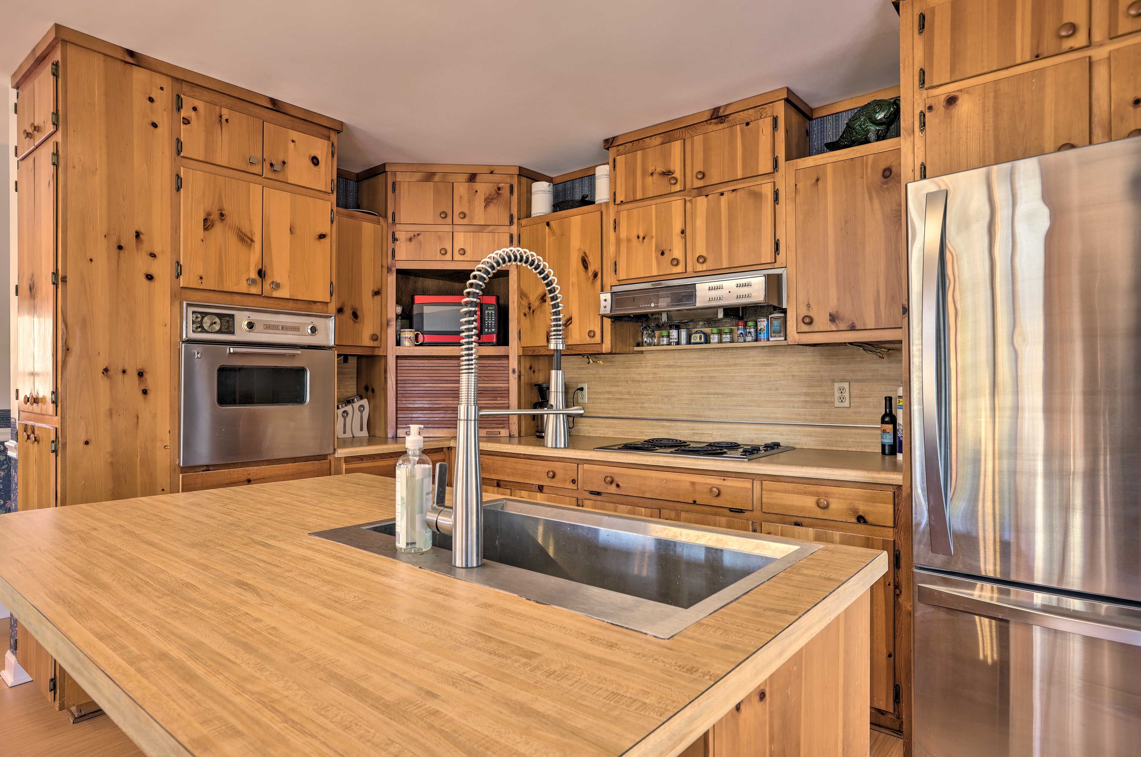 Fully Equipped Kitchen | Blender | Crockpot