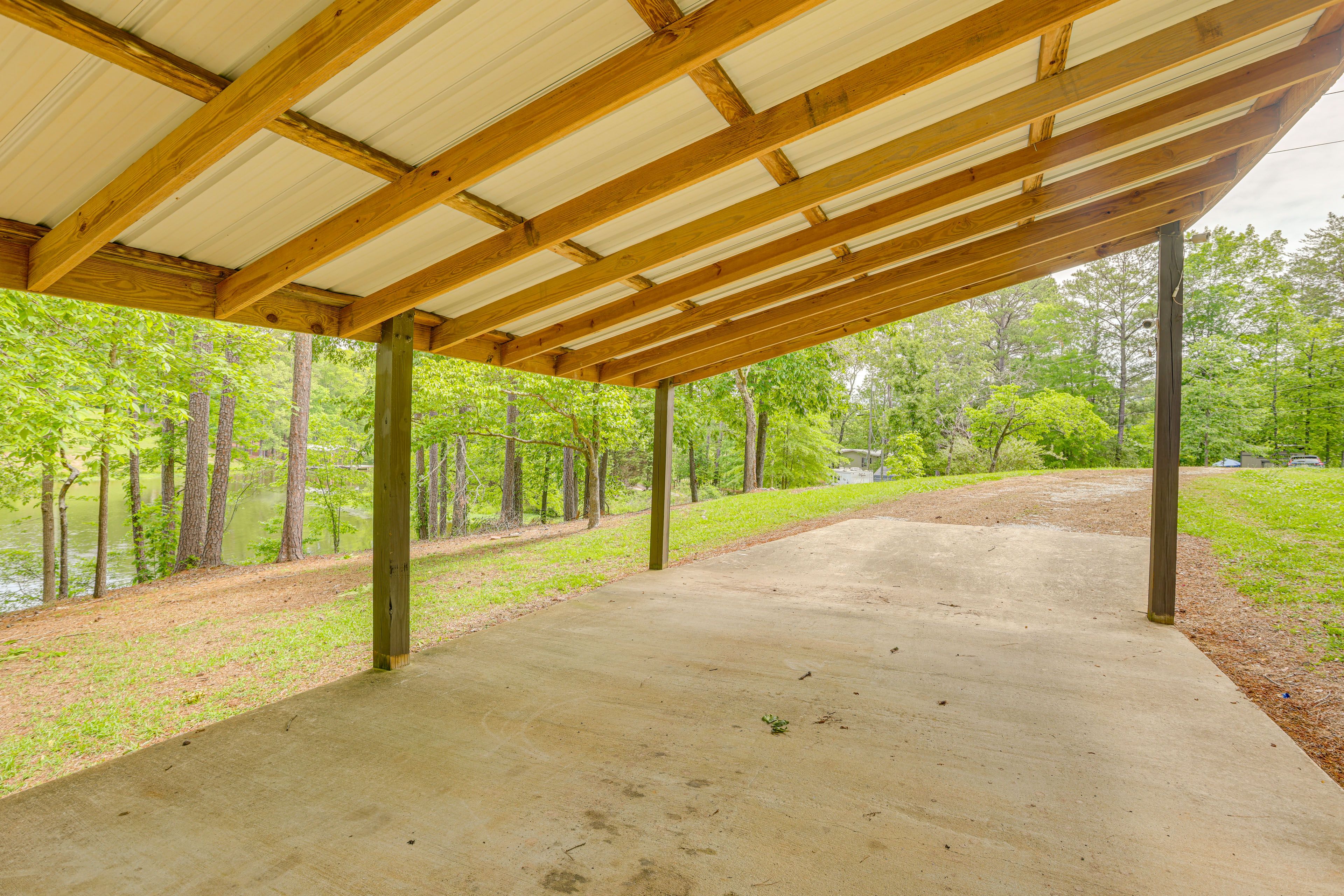 Parking | Carport (1 Vehicle) | Driveway (1 Vehicle)