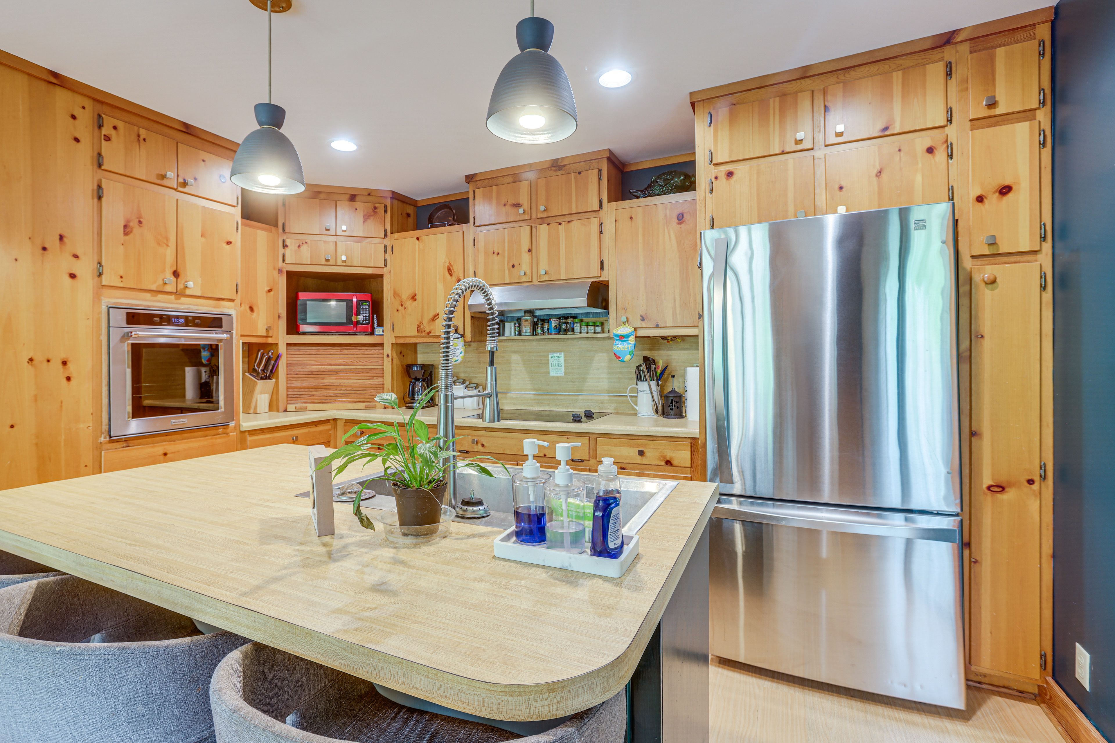 Fully Equipped Kitchen | Cooking Basics | Crockpot | 1st Floor