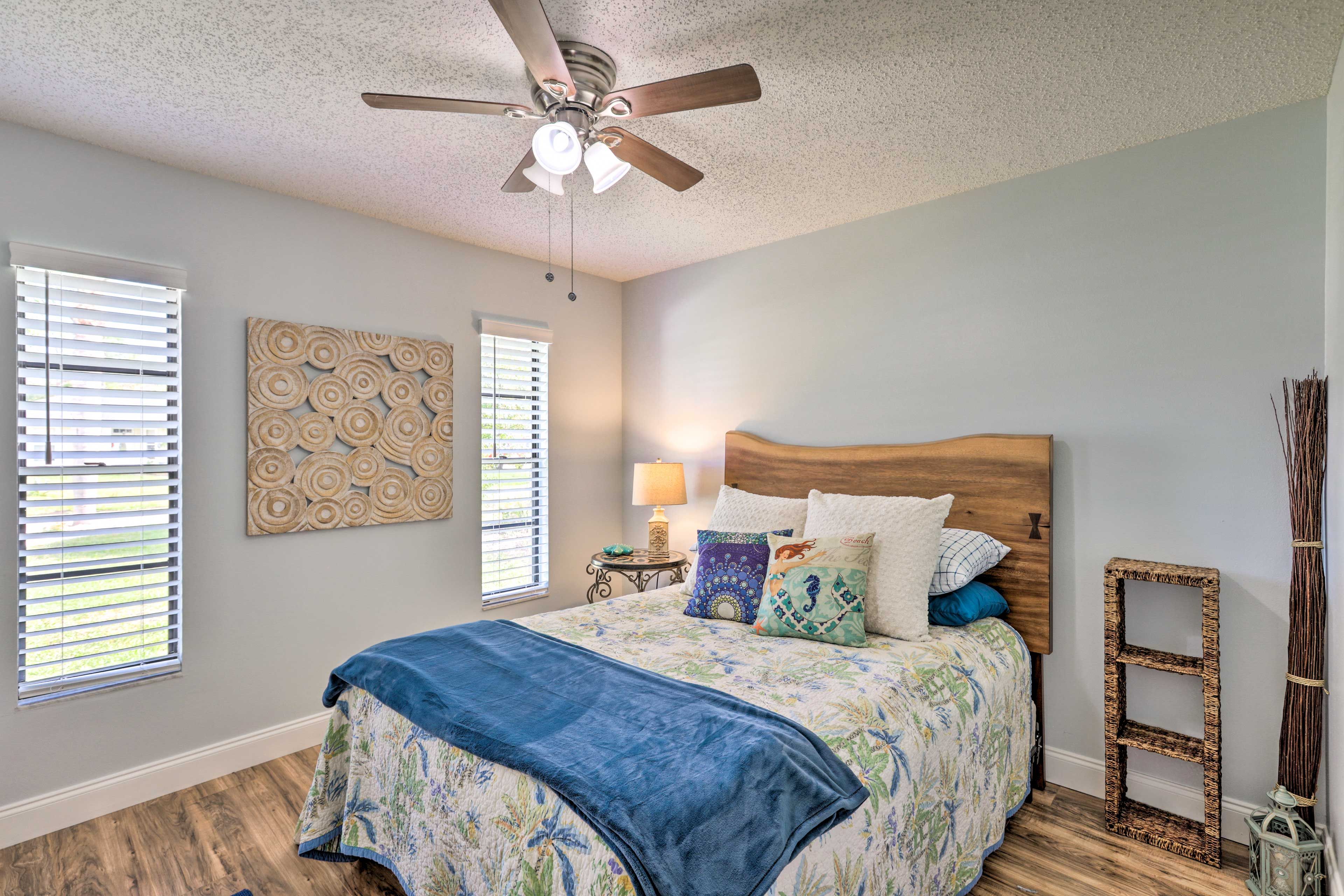 Bedroom 3 | Queen Bed