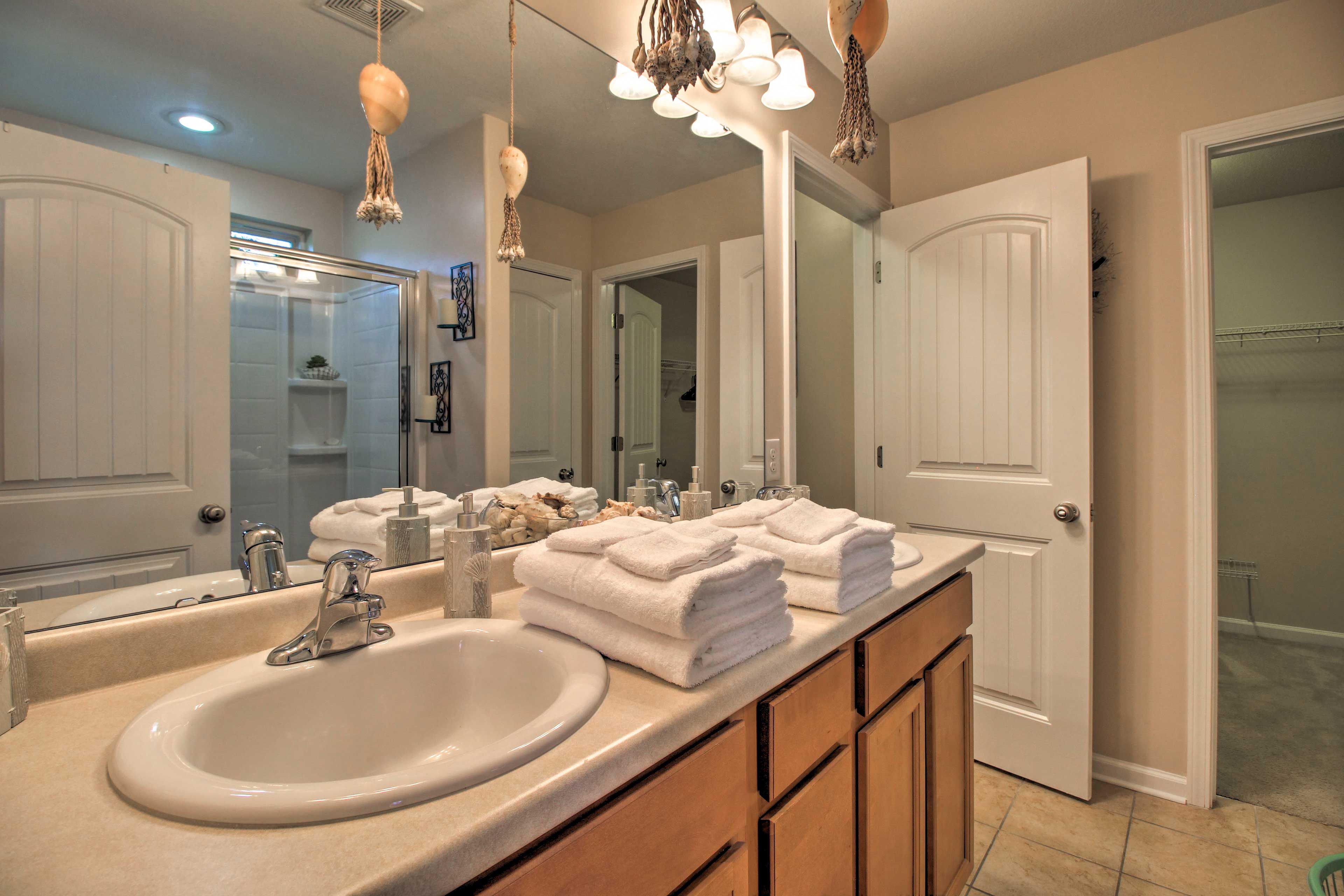 En-Suite Bathroom | Linens & Towels