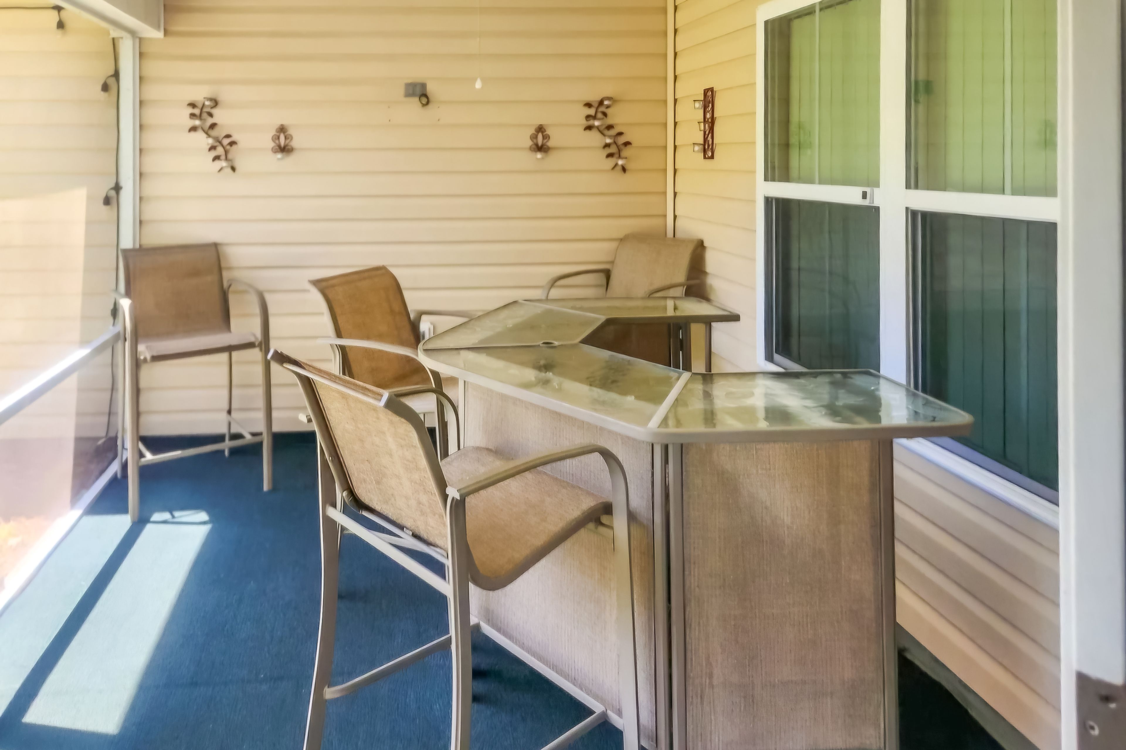 Screened-In Patio