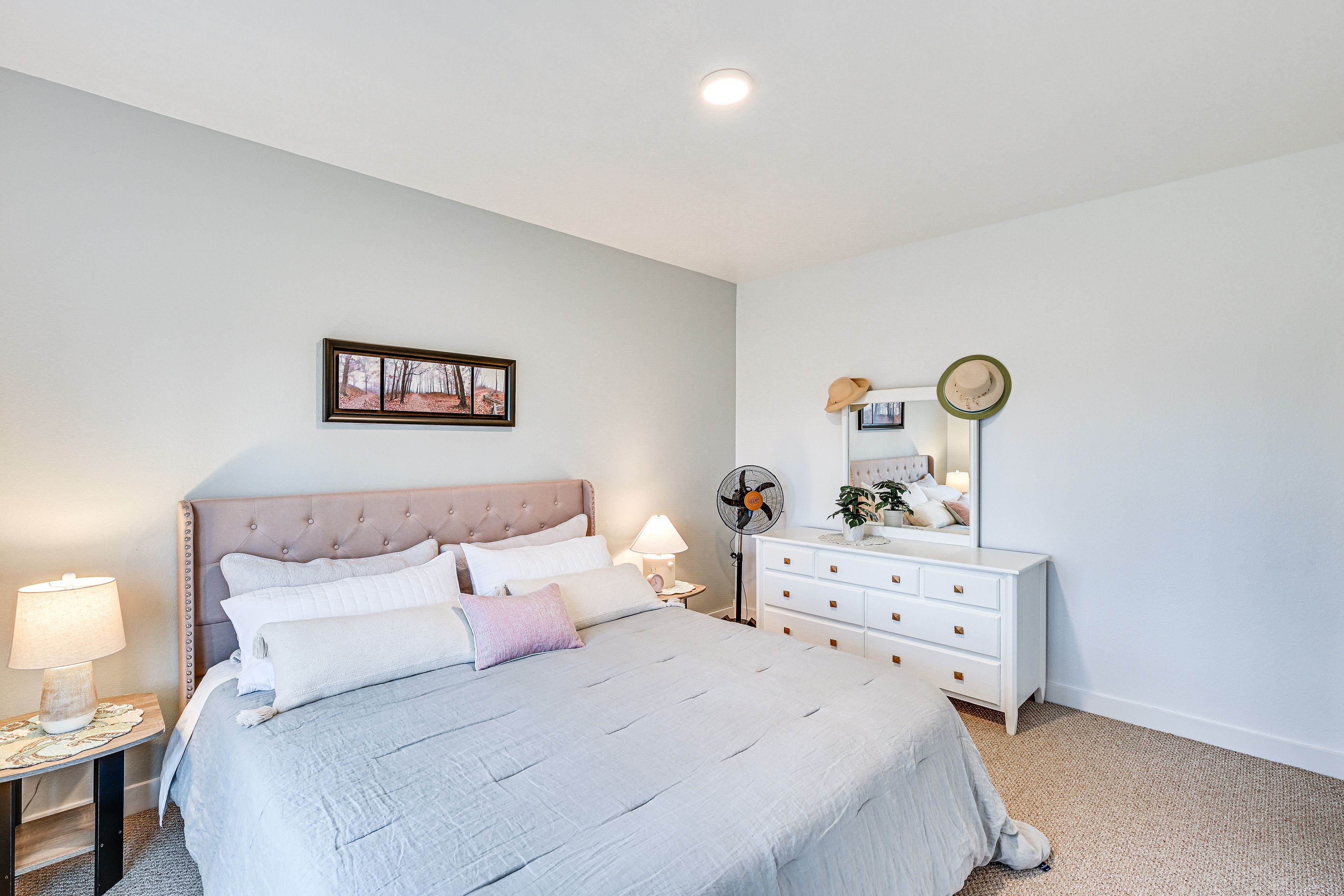 Bedroom | King Bed