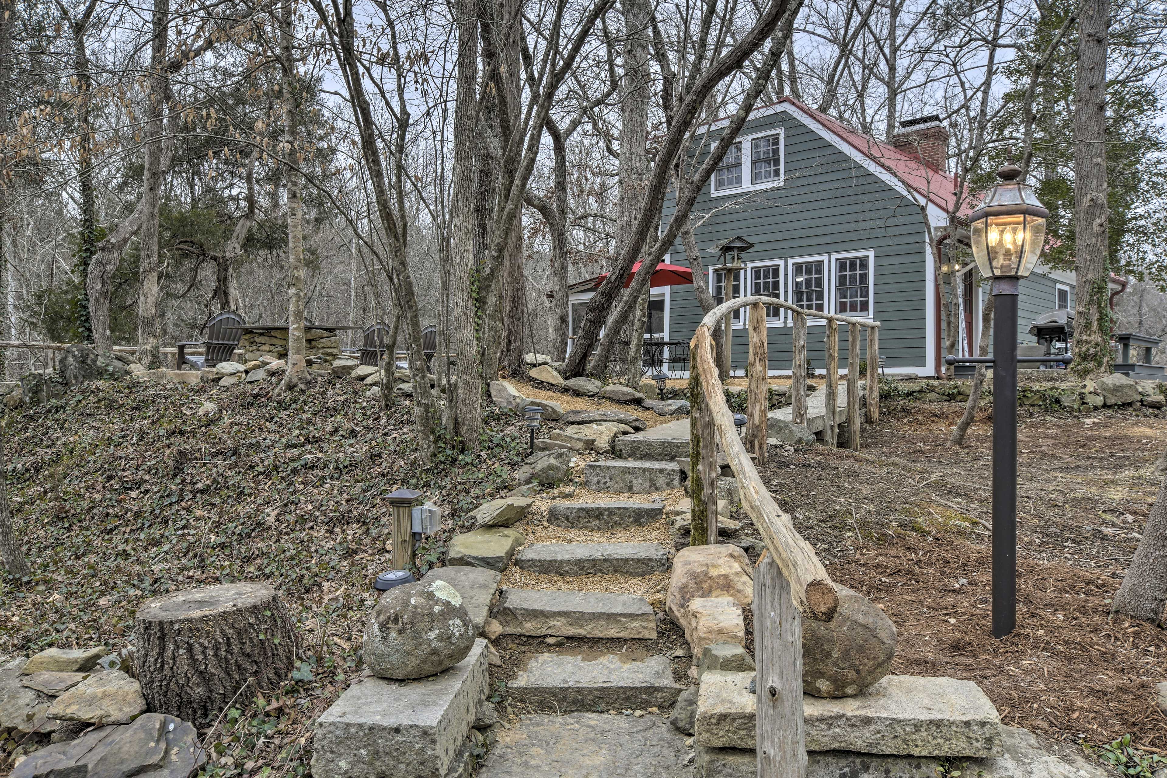 Property Exterior & Walkway