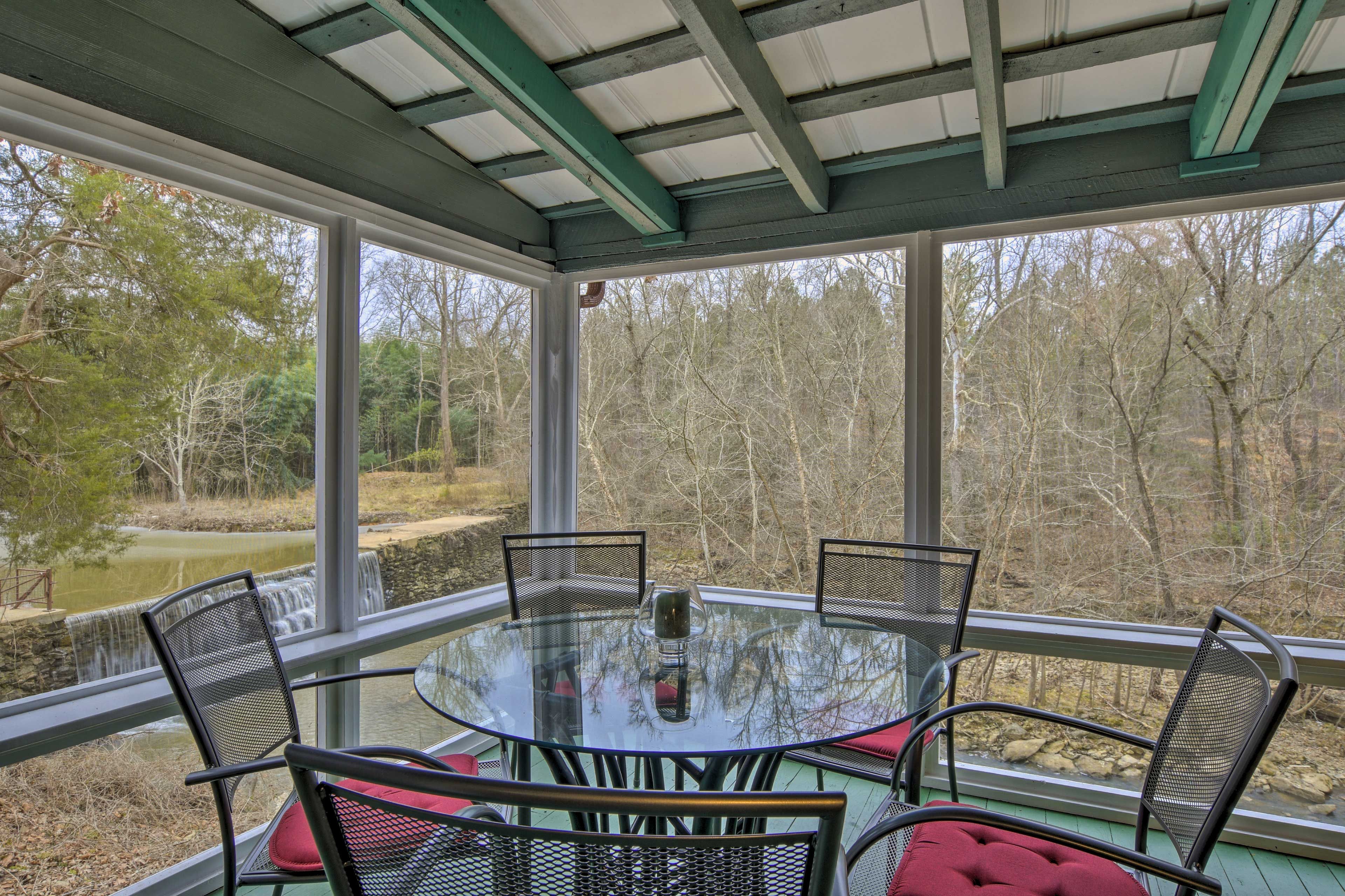 Enclosed Porch | Lounge Furniture