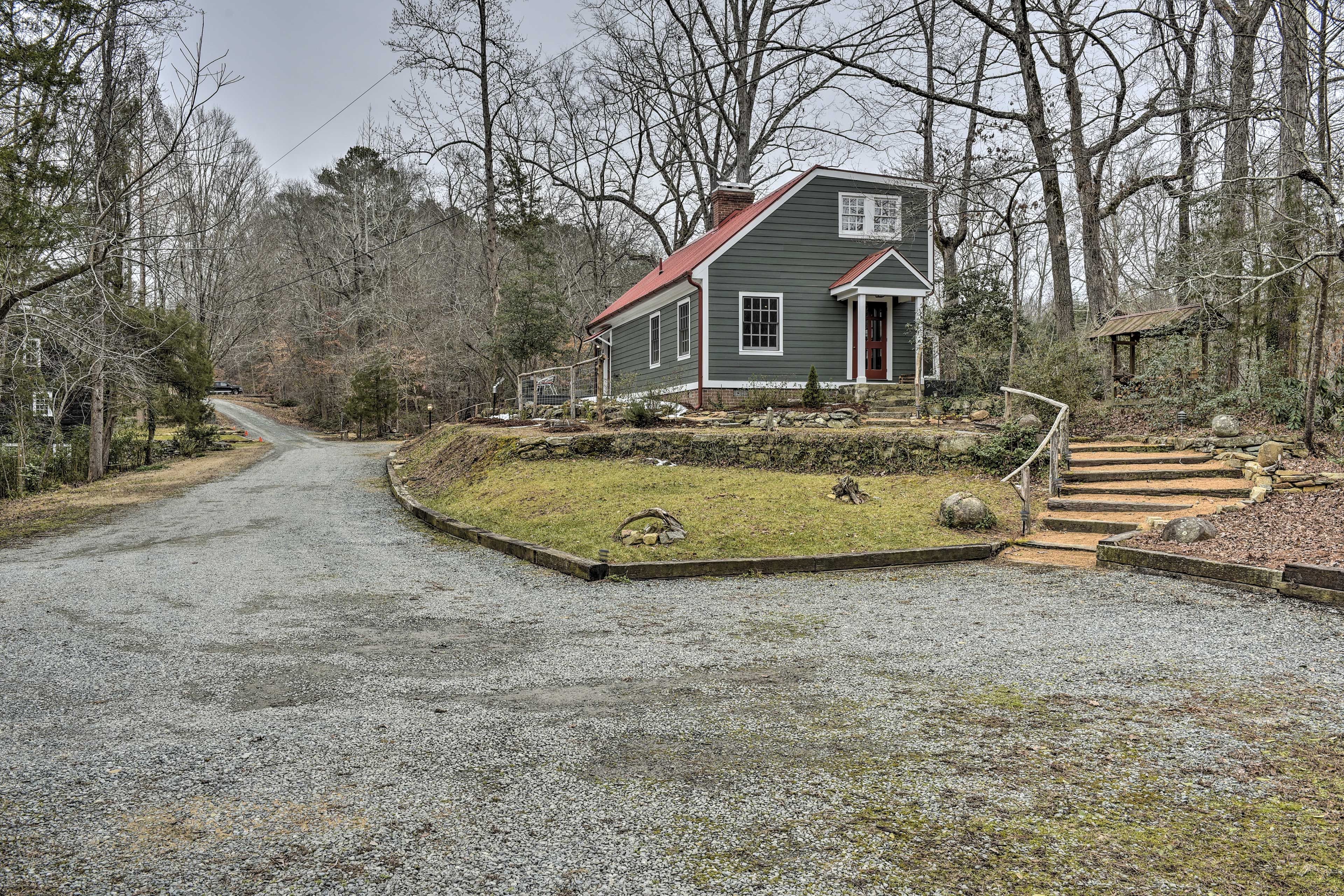 Property Exterior | Driveway Parking (4 Vehicles) | Free Street Parking